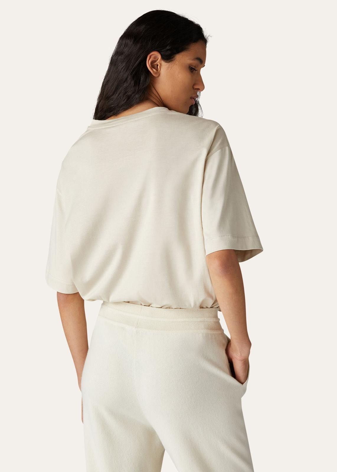 Loro Piana o1srvl11e1024 Cocooning Short Sleeve T-Shirt in Off White Size XL / US 12-14 / IT 48-50 - 4 Thumbnail