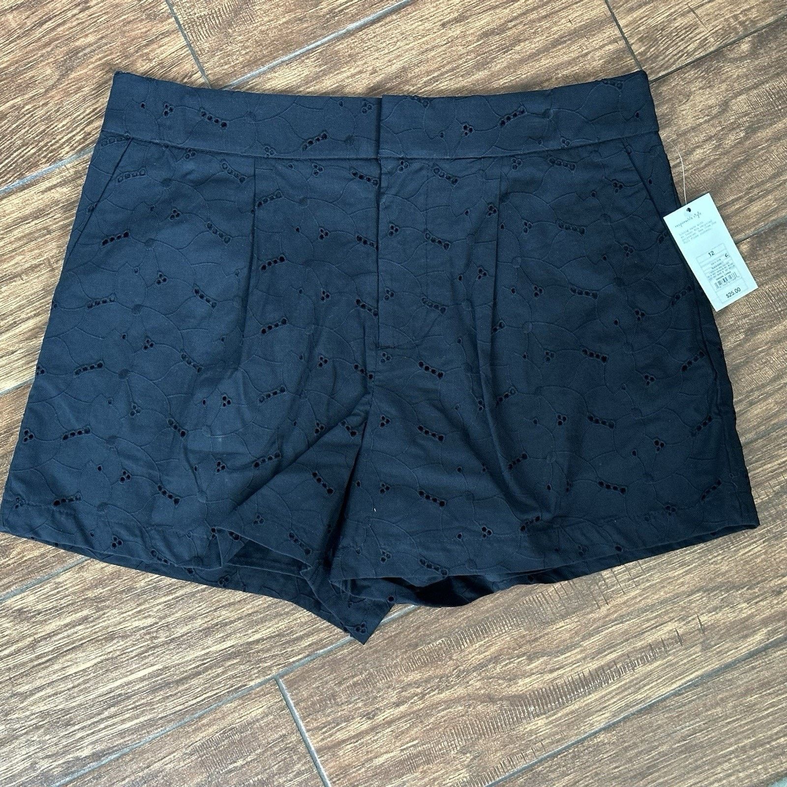 Other A New Day Women's High-Rise Pleated Eyelet Cotton Short 12 Size 34" / US 12 / IT 48 - 1 Thumbnail