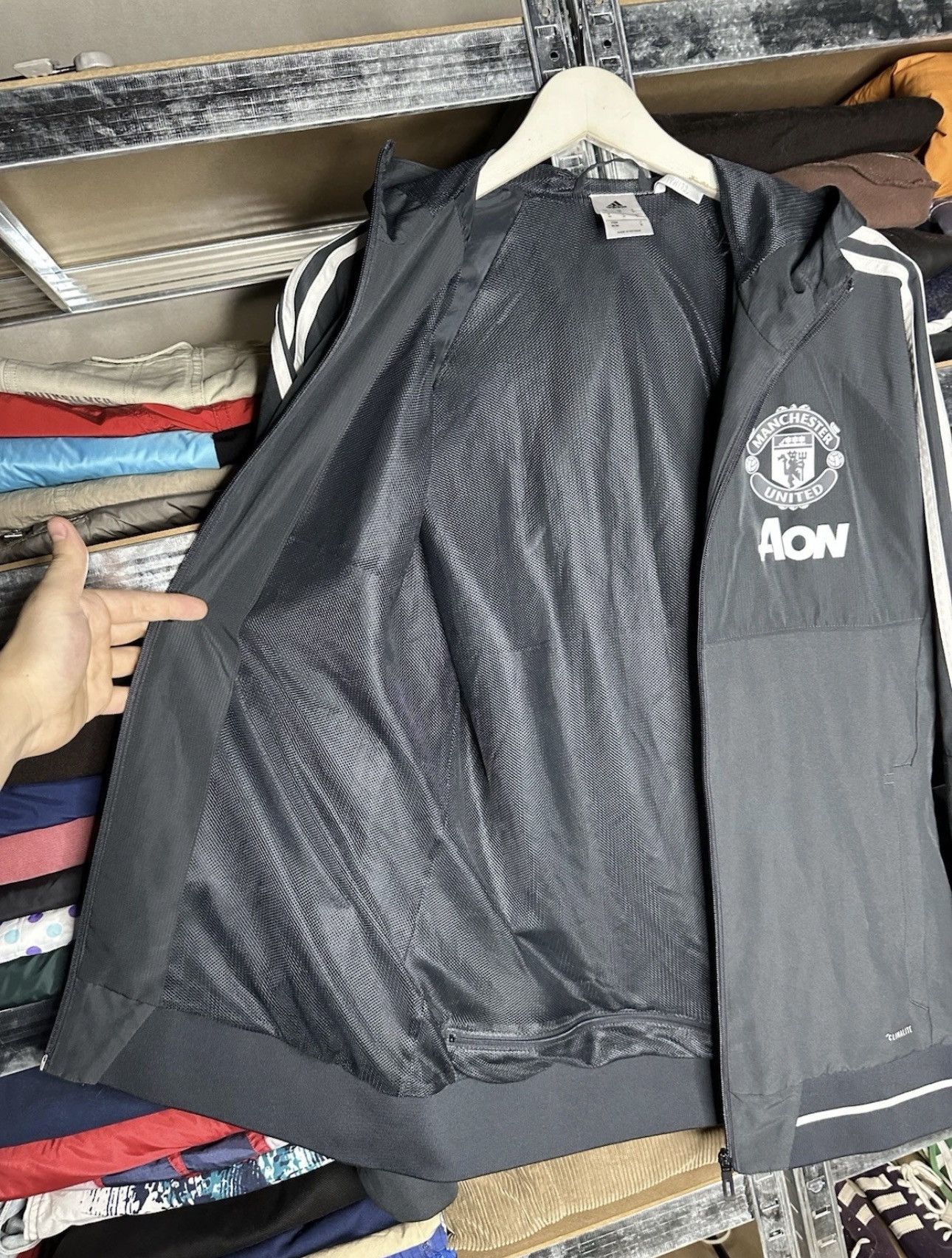 Adidas MANCHESTER UNITED 2017/2018 FOOTBALL HOODED JACKET ADIDAS M Size US M / EU 48-50 / 2 - 5 Thumbnail