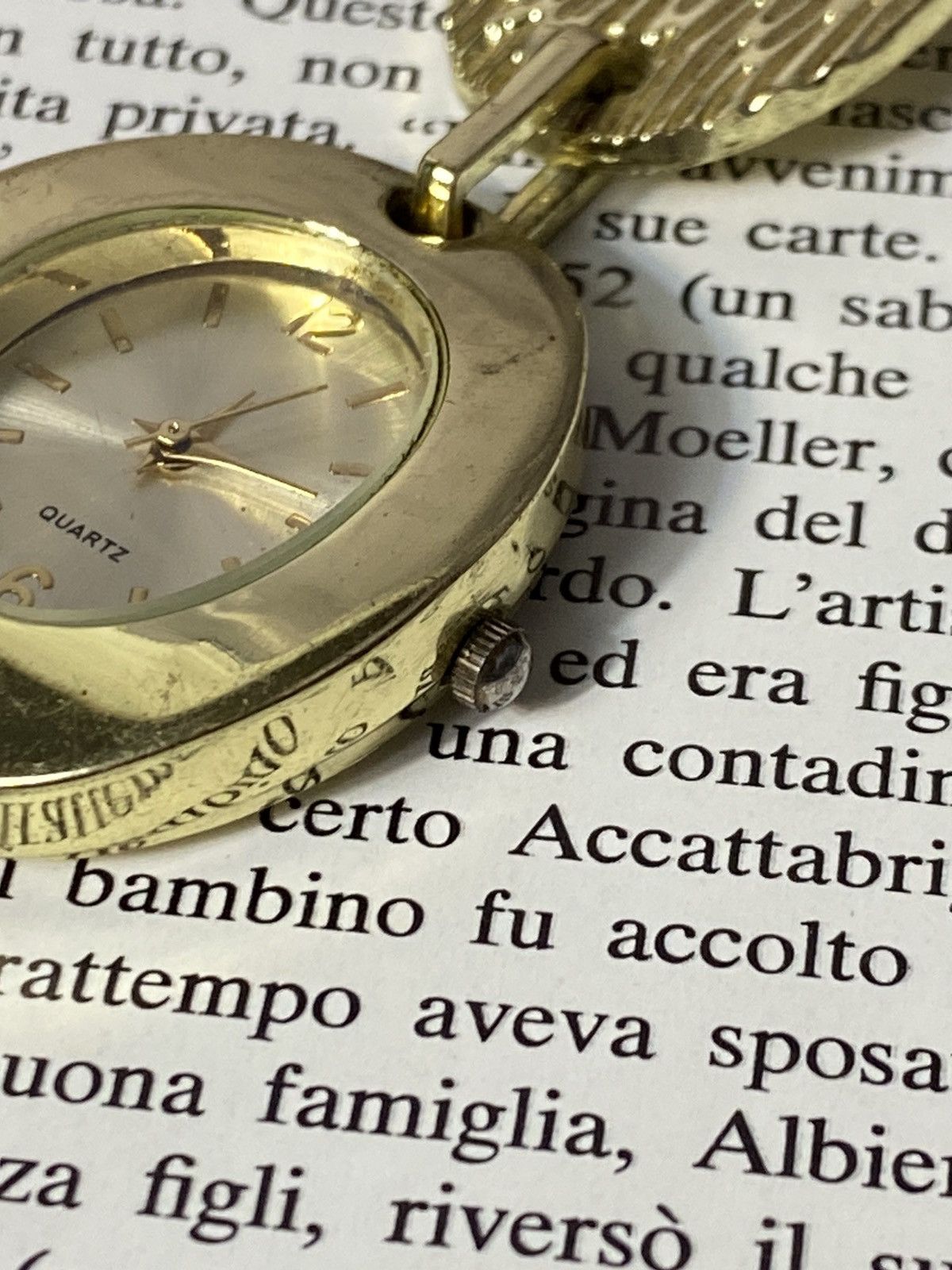 Japanese Brand Avon Vintage Women's Watch Gold Bracelet Size ONE SIZE - 5 Thumbnail