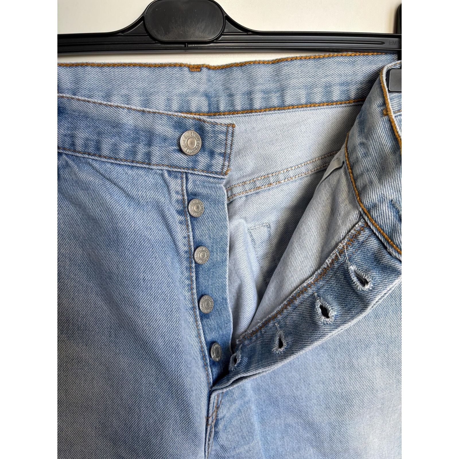 Levi's Levi’s 522 W38 L34 Light Wash Tapered Button Fly Jeans 2009 Size US 38 / EU 54 - 3 Thumbnail