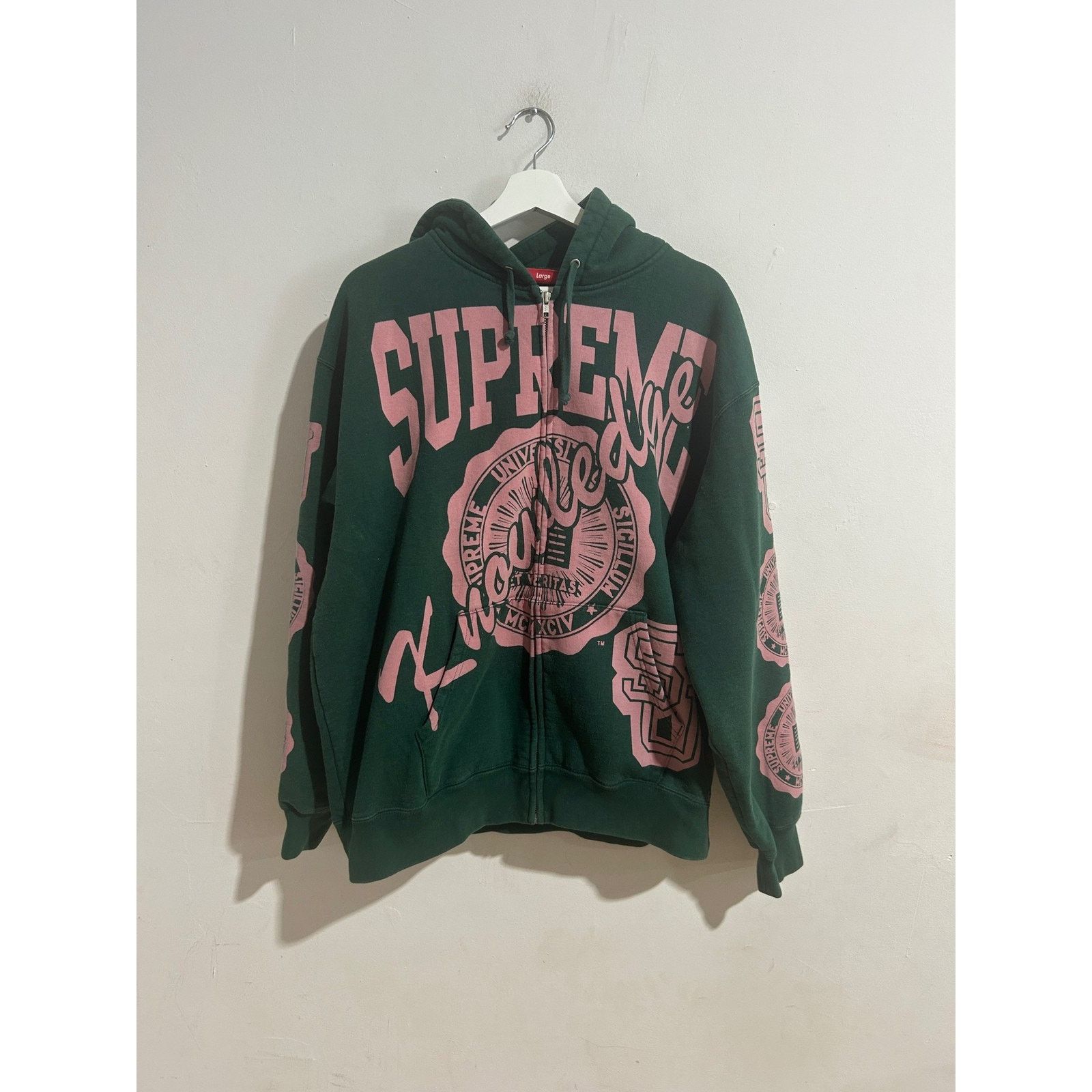 Kaws × Supreme Supreme / Kaws Chalk Logo Hoodie Green size Large