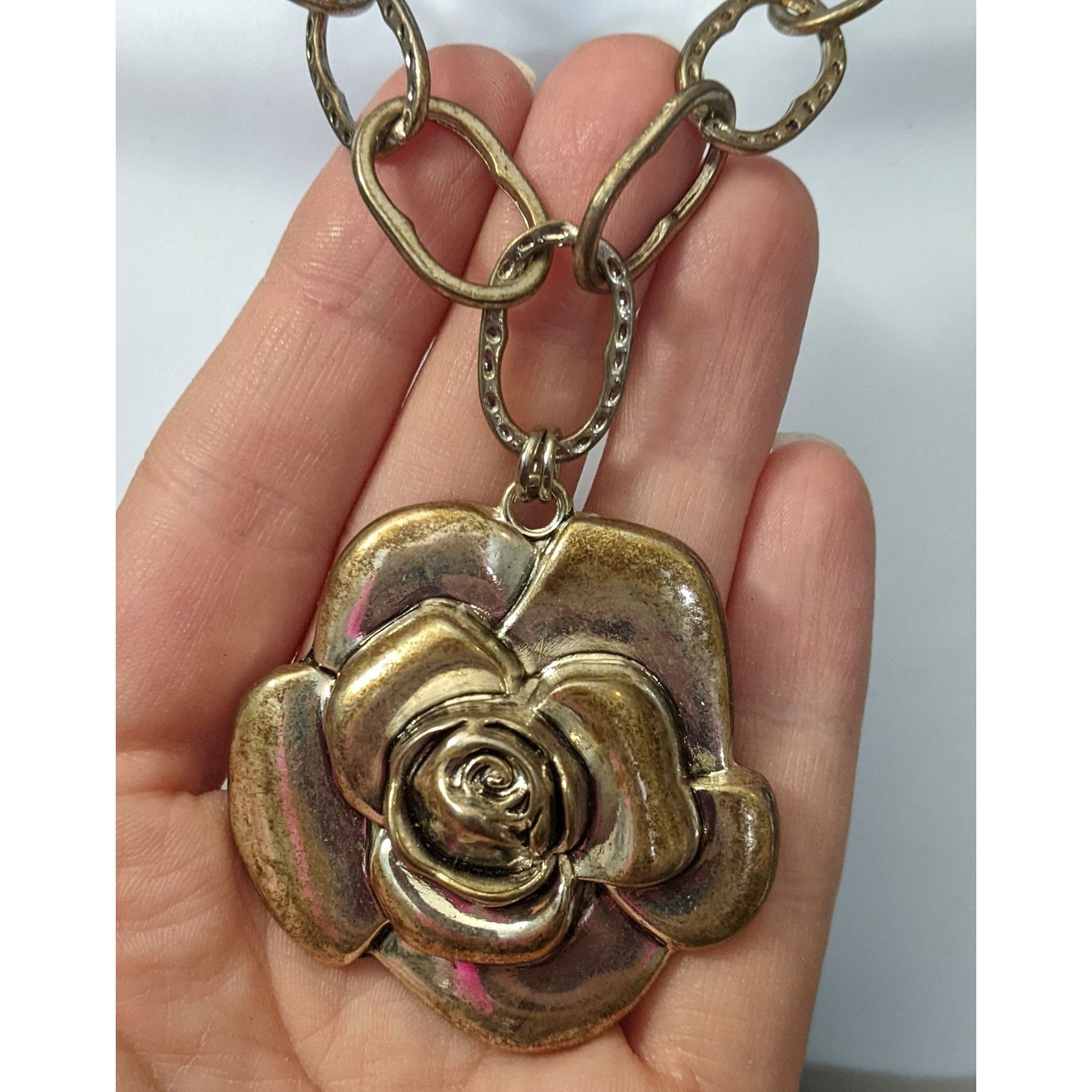 Other Silver Metal Chunky Flower Pendant Necklace Size ONE SIZE - 2 Thumbnail