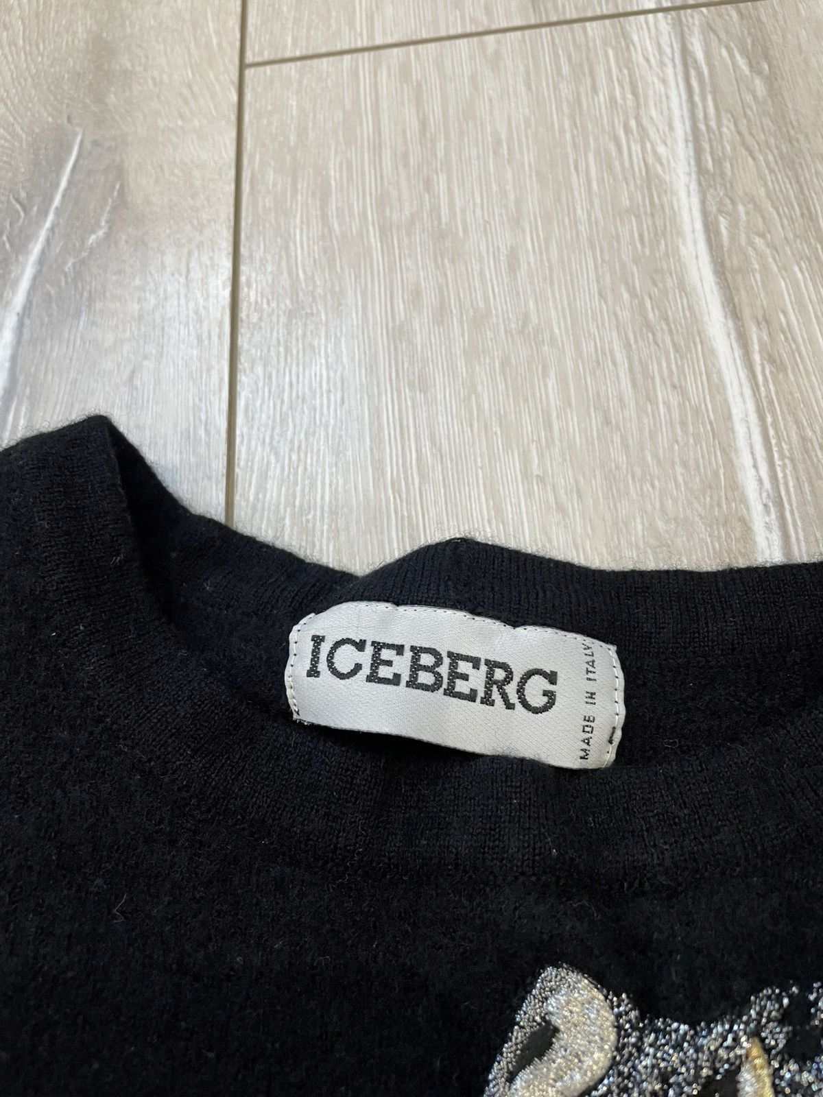 Iceberg × Vintage ICEBERG Vintage 1991 Gilmar Rare Seals Pullover Sweater Size XS / US 0-2 / IT 36-38 - 4 Thumbnail