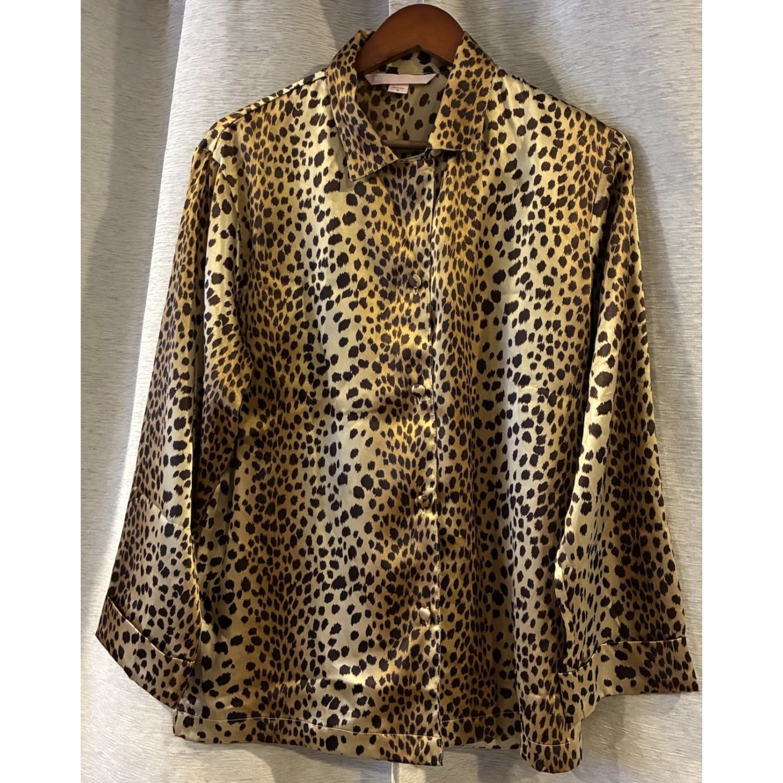 Victoria's Secret Victoria's Secret Pajamas Leopard Cheetah Top Shorts Set Women’s S Multicolor Animal Print Pajama Set PJs Size S / US 4 / IT 40 - 3 Thumbnail