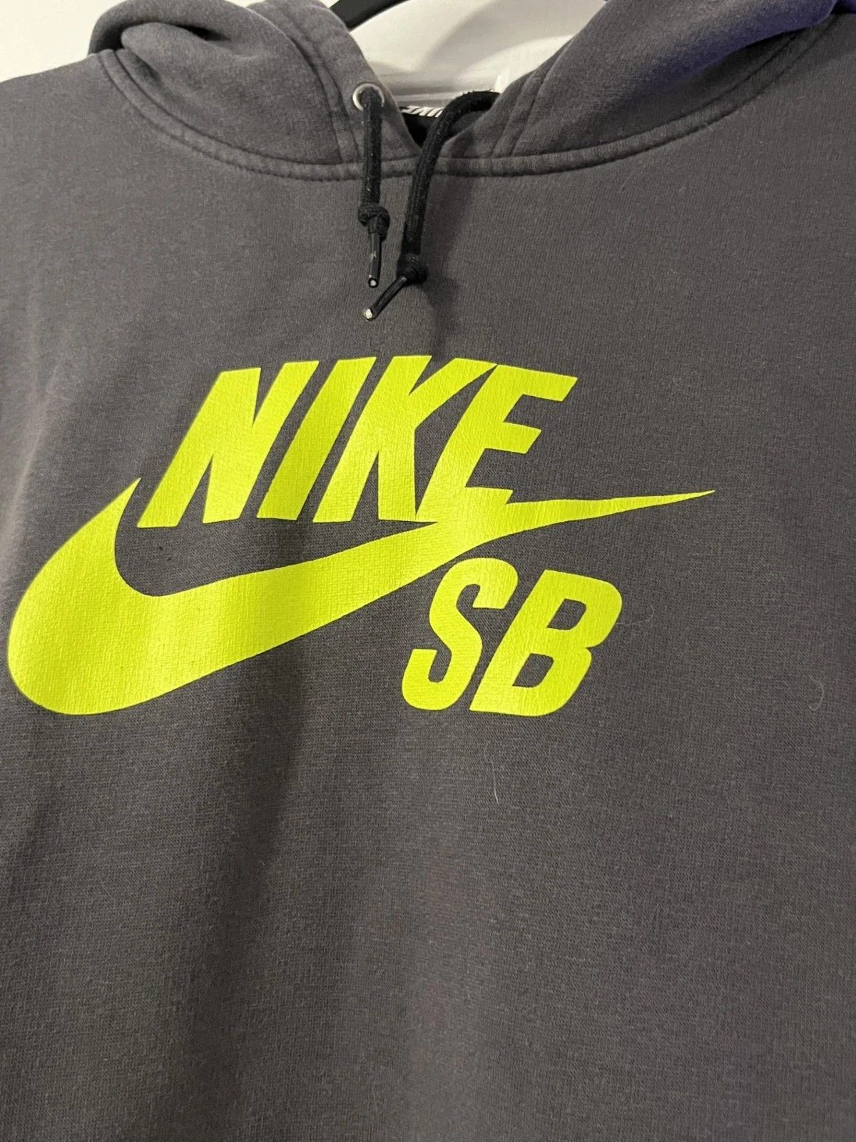 Nike SB Vintage Nike SB Pullover Hoodie (Early-Late 2010's) Size US L / EU 52-54 / 3 - 1 Thumbnail