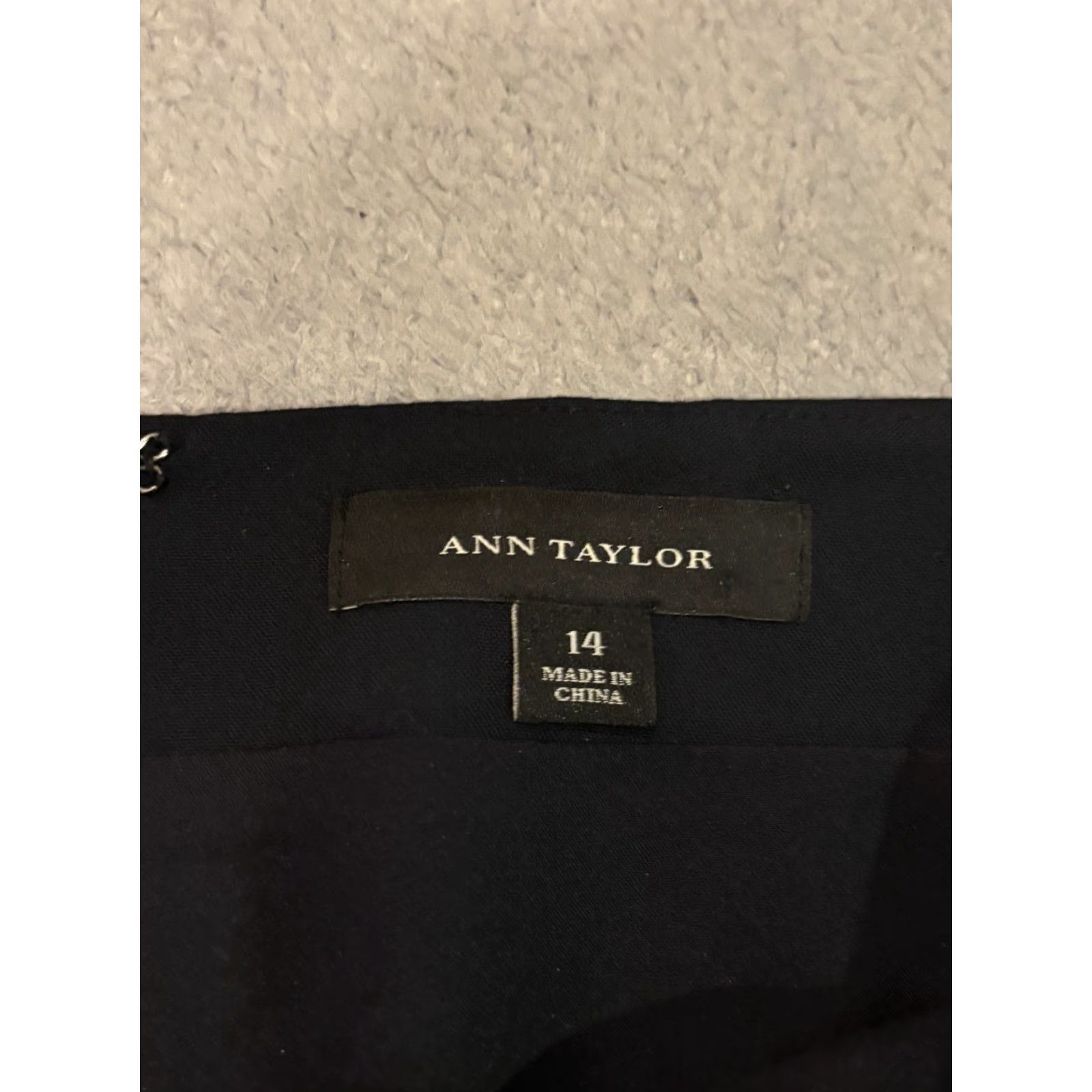 Ann Taylor VINTAGE? No. Ann Taylor Pencil Skirt Womens 14 Navy Blue Short Modest Career Office Casual Size 36" / US 14 / IT 50 - 2 Thumbnail