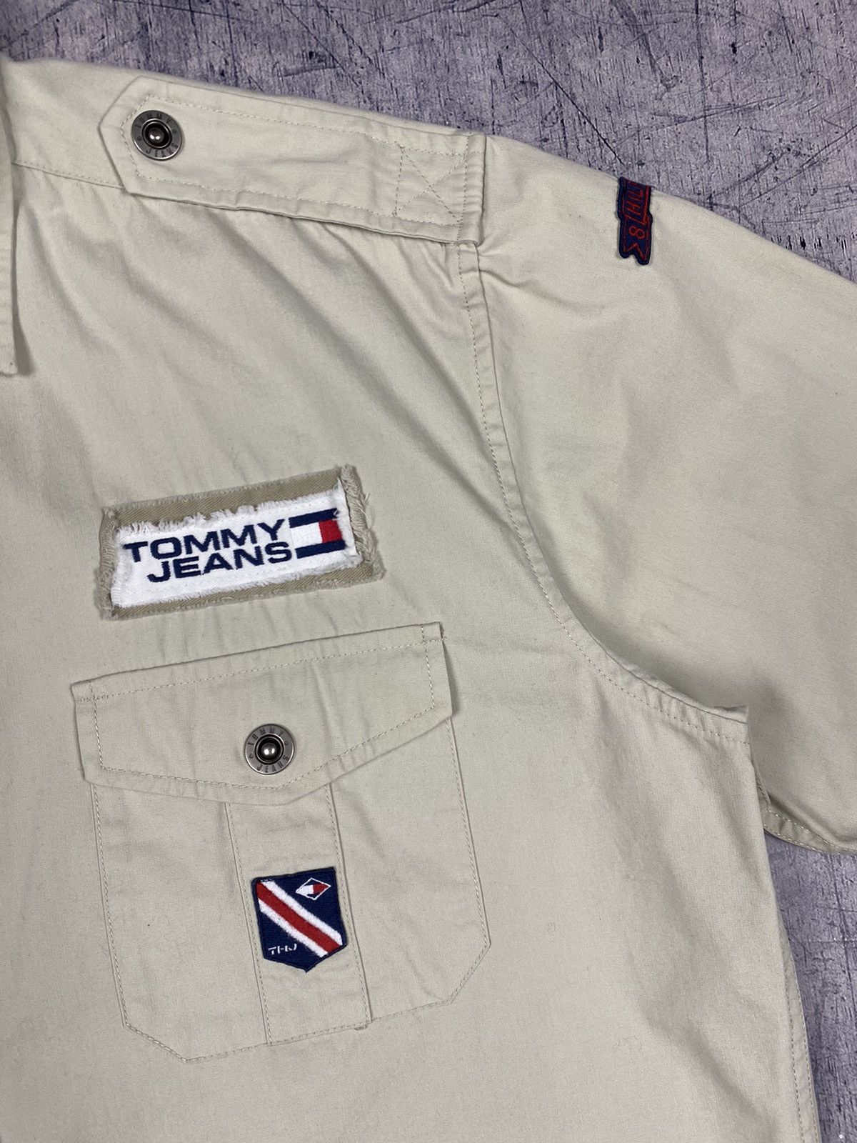 Designer × Tommy Hilfiger × Vintage Vintage Tommy Hilfiger Designer Button Up Shirt Size M Size US M / EU 48-50 / 2 - 8 Thumbnail