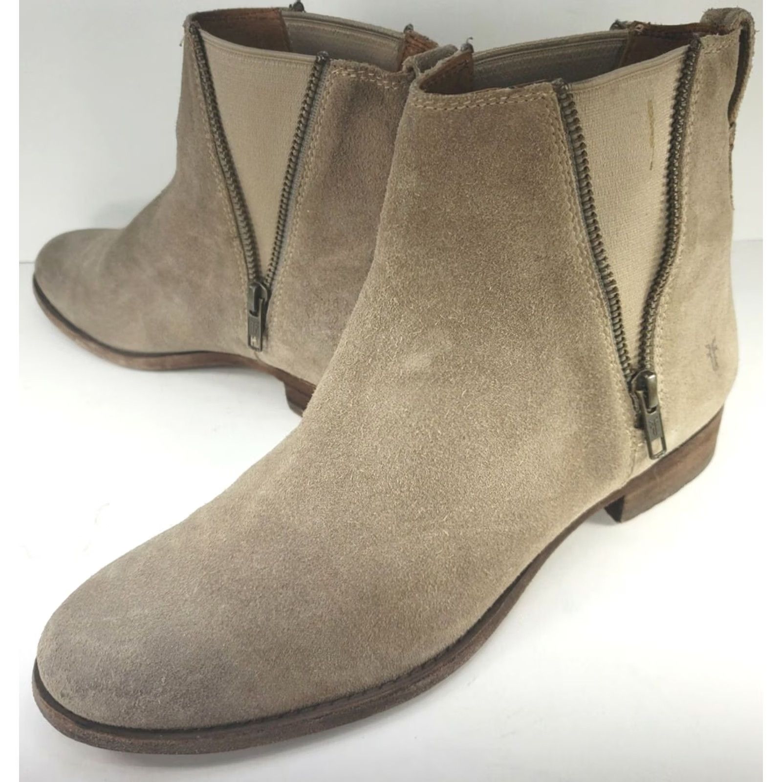 Frye Frye Carly Ankle Boots TAUPE GREY BEIGE Beige Leather 9.5M Zip Boots Womens Car Theme Low Heel/Booties Size US 10 / IT 40 - 2 Thumbnail