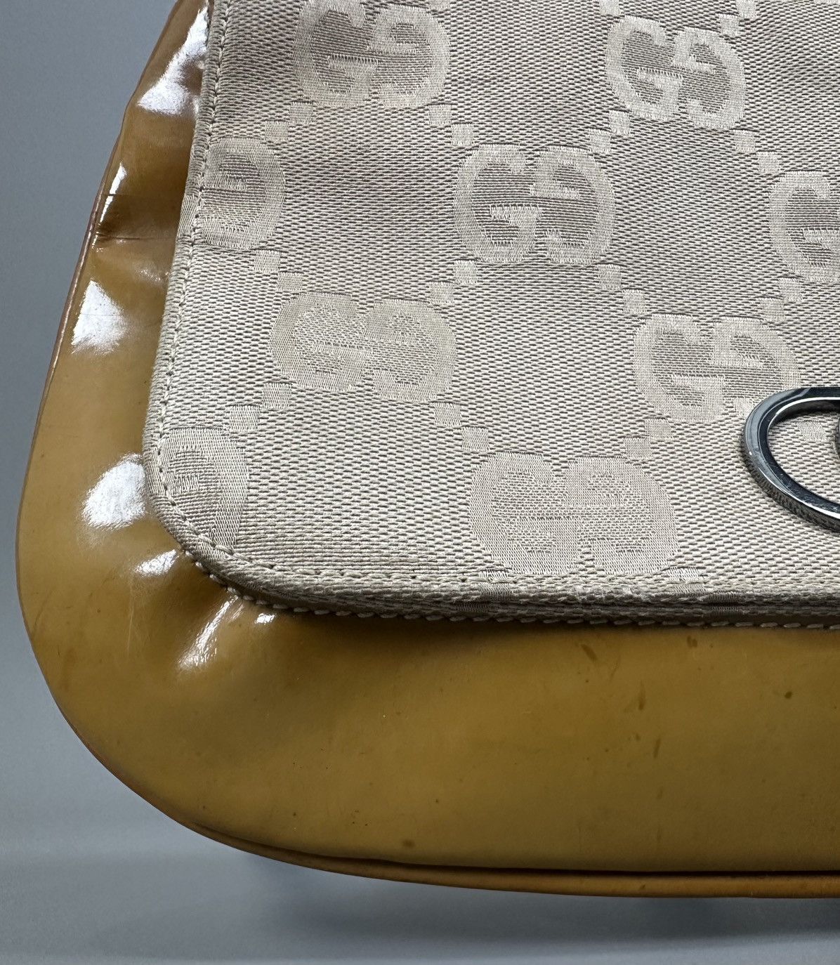 Gucci Gucci - Vintage GG Canvas Beige - Yellow Patent Leather Bag Size ONE SIZE - 8 Thumbnail