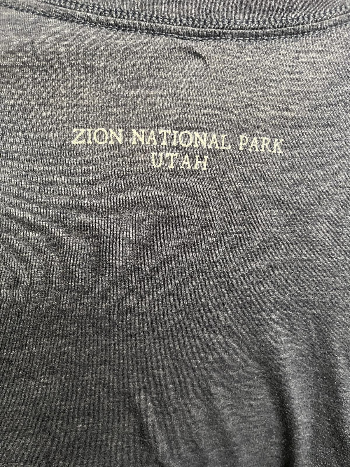 Designer Zion National Park T-shirt Utah Sandstone Cliffs Tee L Size US L / EU 52-54 / 3 - 5 Thumbnail