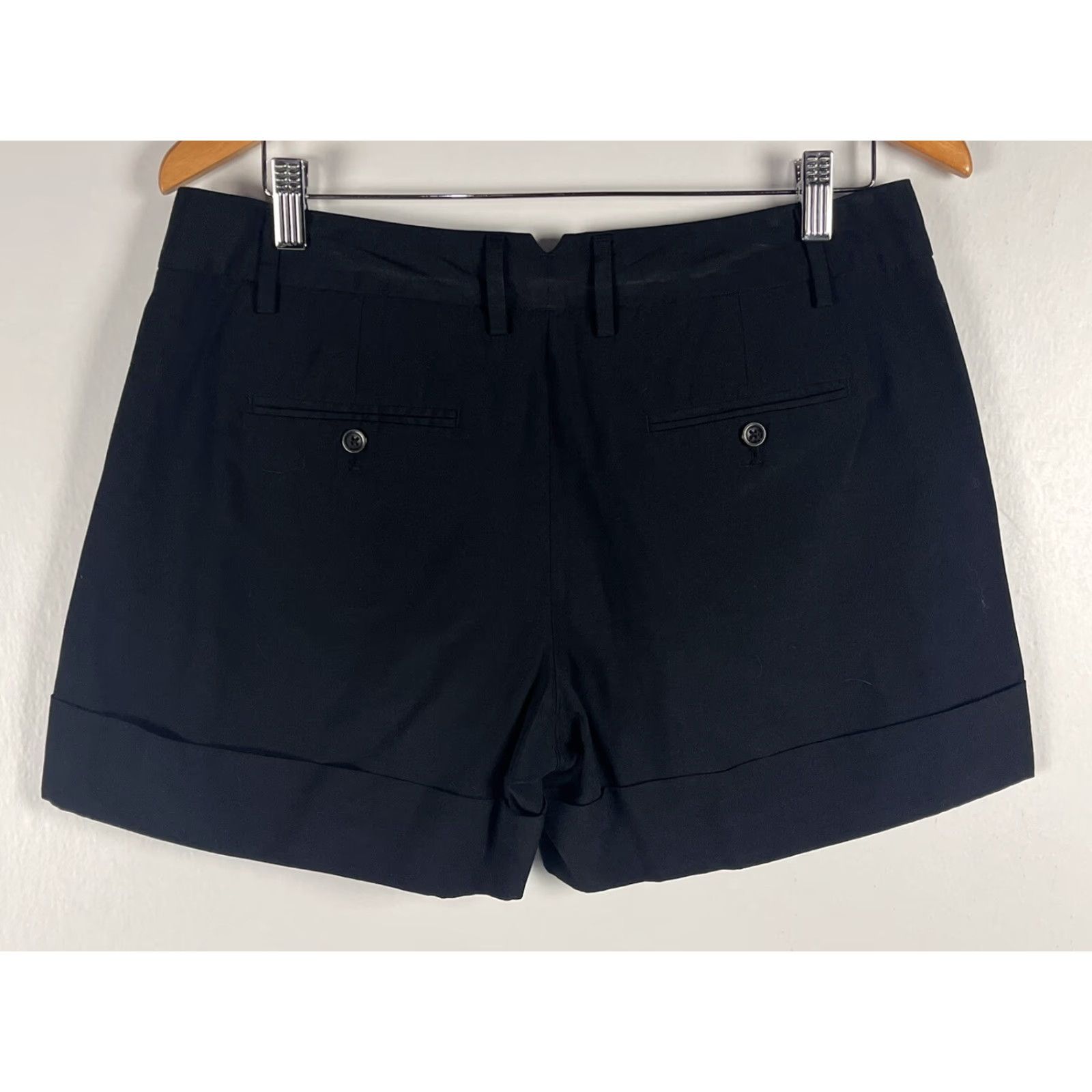 Gap Gap Black Shorts Women’s 6 VGUC Cuffed Mom Shorts Womens Size 6 Black Size 28" / US 6 / IT 42 - 2 Thumbnail