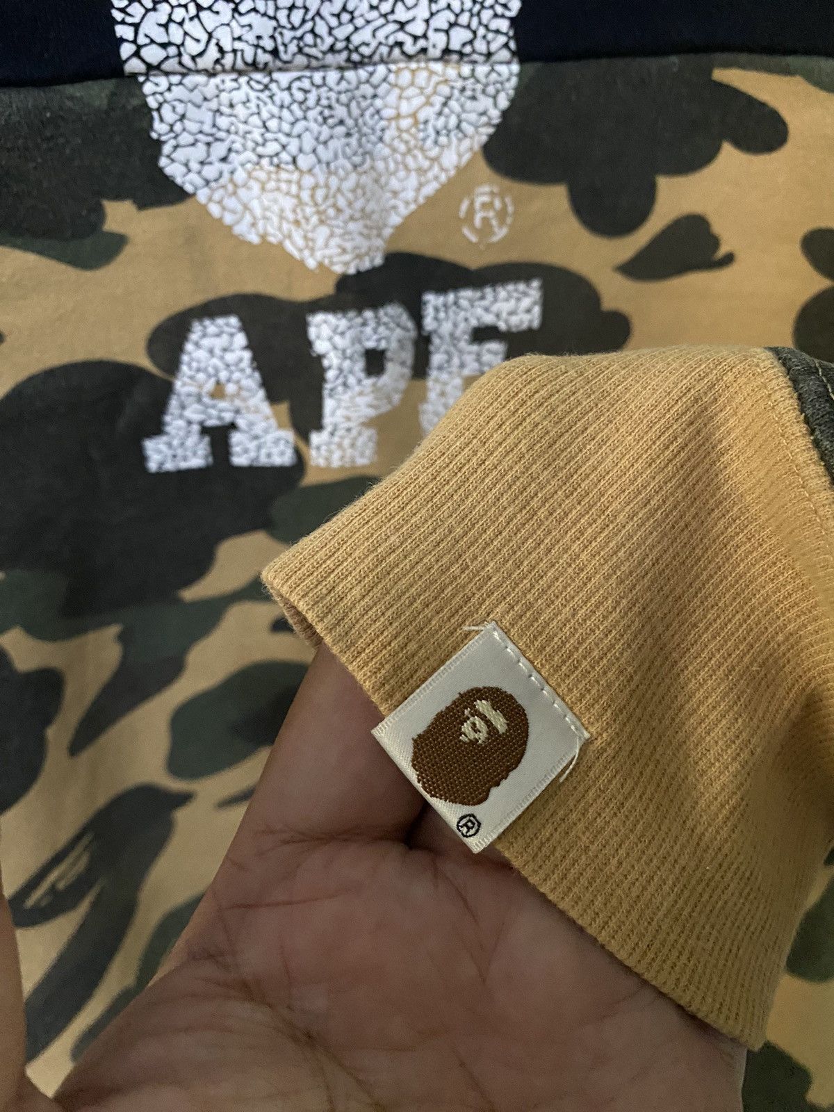 Bape BAPE 1st Camo Half Crewneck Sweatshirt Size US L / EU 52-54 / 3 - 3 Thumbnail