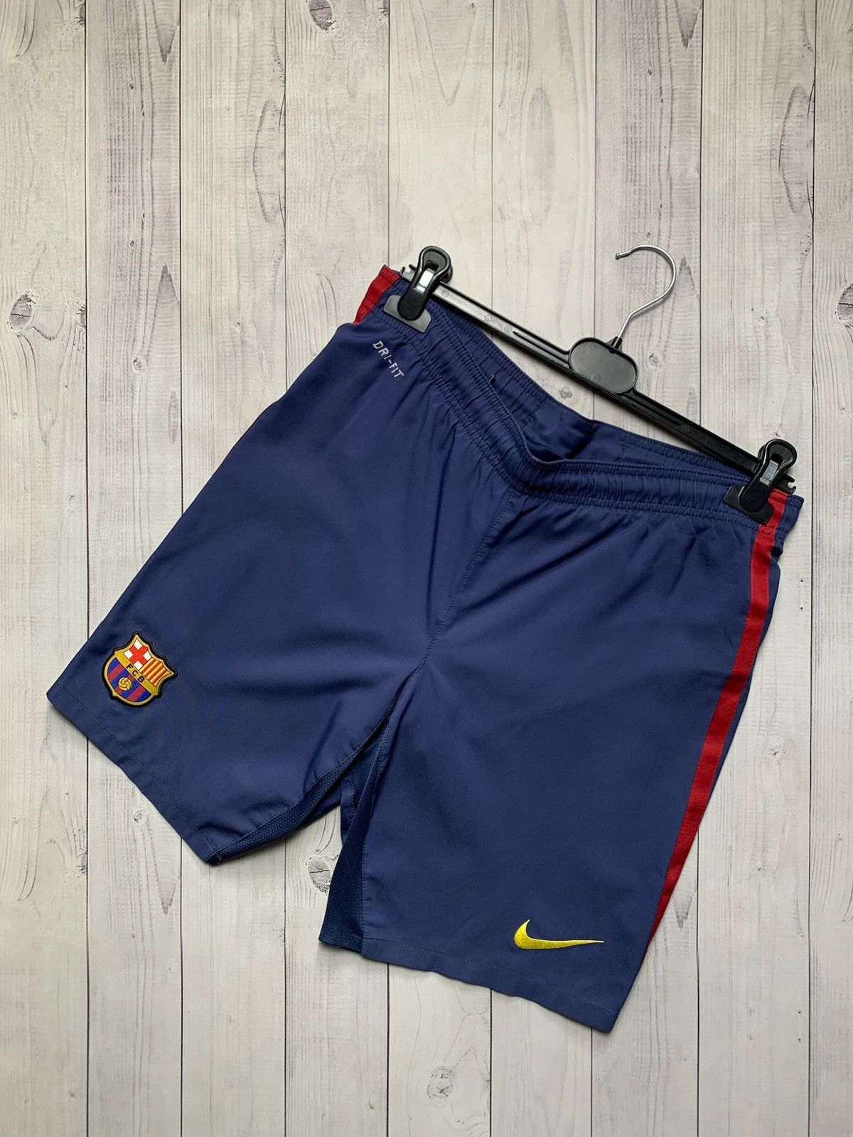 Vintage Vintage Nike Barcelona soccer shorts size S Size US S / EU 44-46 / 1 - 1 Thumbnail