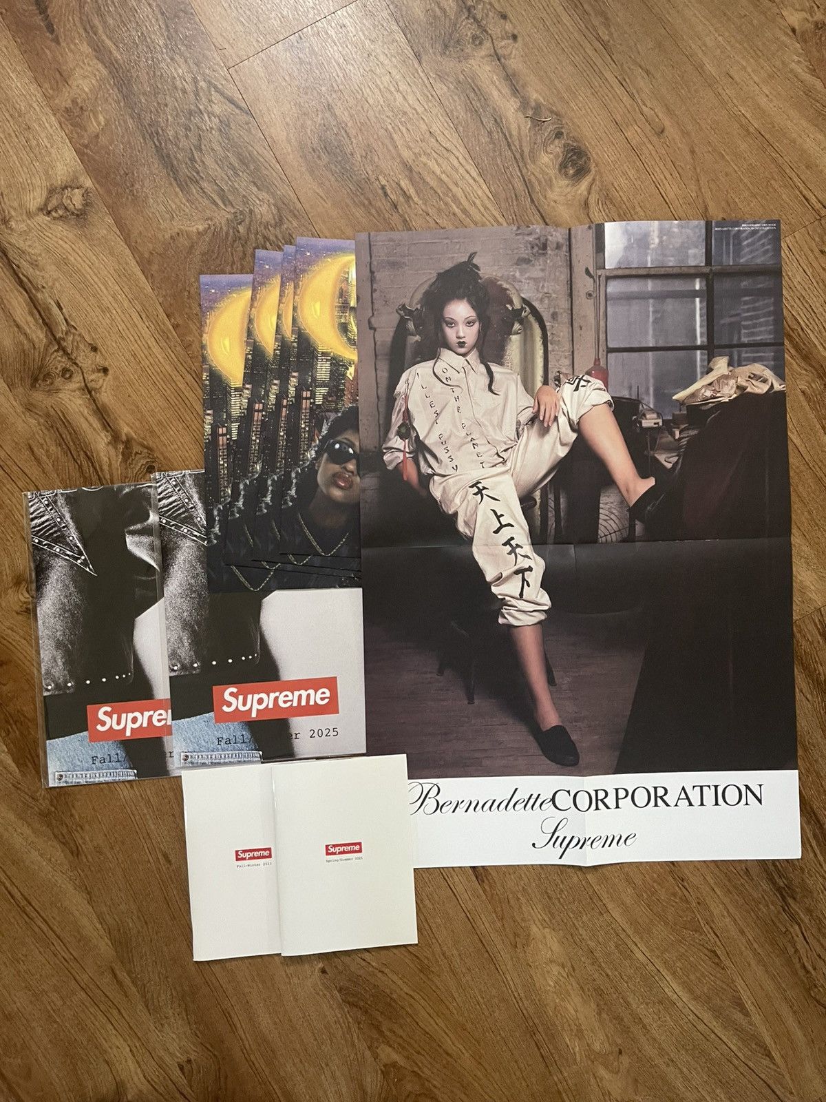 Supreme Supreme posters and mini books Size ONE SIZE - 2 Thumbnail