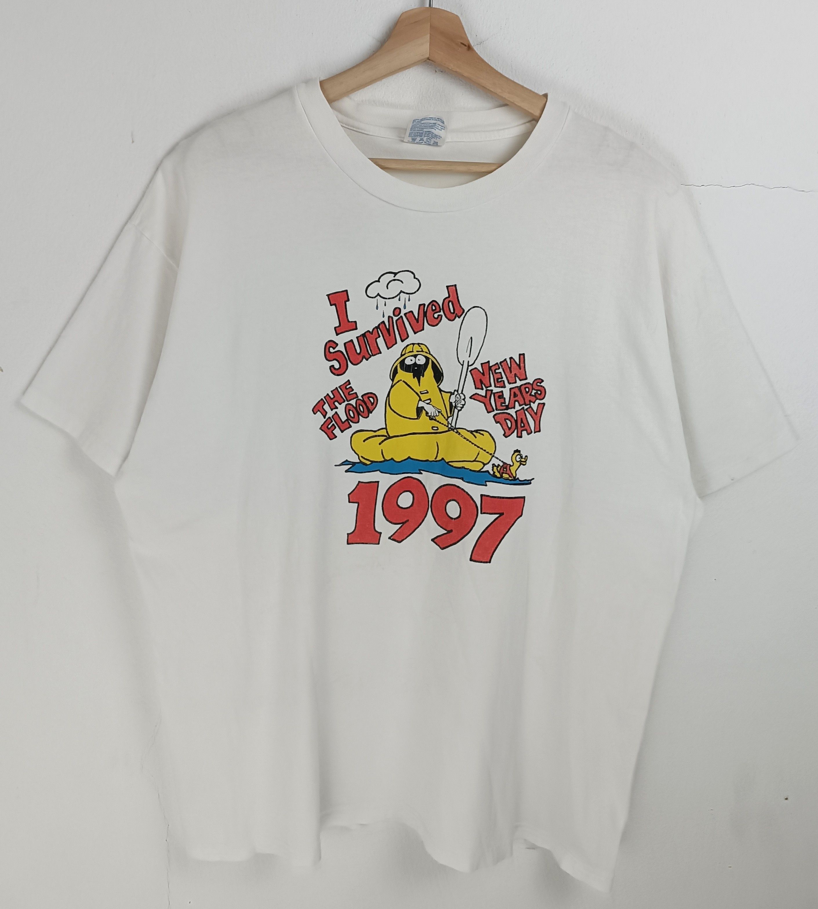 Vintage VINTAGE 90s I SURVIVED THE FLOOD 1997 FUNNY HUMOR VERY RARE Size US XL / EU 56 / 4 - 3 Thumbnail