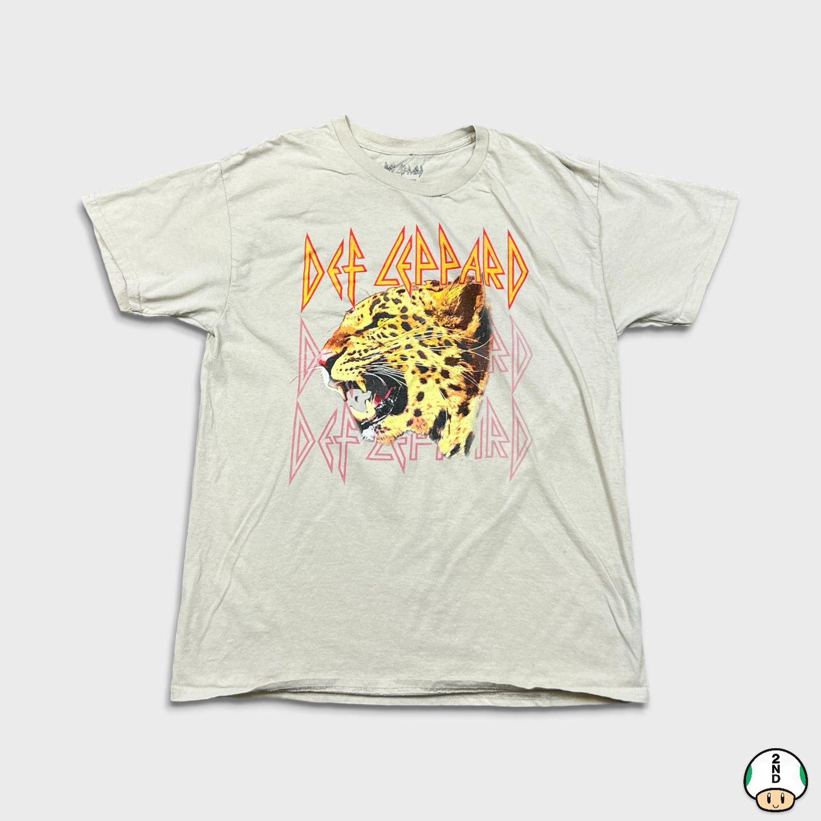 Band Tees × Def Leppard × Vintage 2023 Def Leppard T Shirt Large Leopard Band Short Sleeve Tee Size US L / EU 52-54 / 3 - 1 Thumbnail