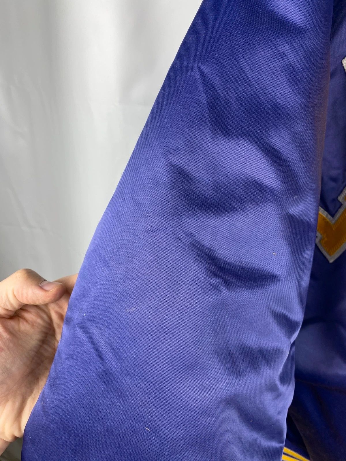 Chalk Line Vintage Los Angeles Lakers Chalk Line Bomber Jacket size XL Size US XL / EU 56 / 4 - 9 Thumbnail