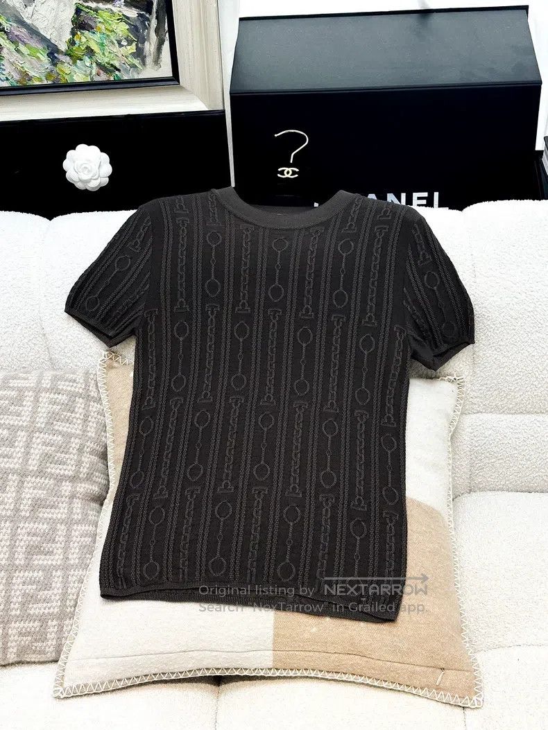 Hermes Hermes Caramel 3D Knit Pattern Short Sleeve T-Shirt Size XS / US 0-2 / IT 36-38 - 1 Thumbnail