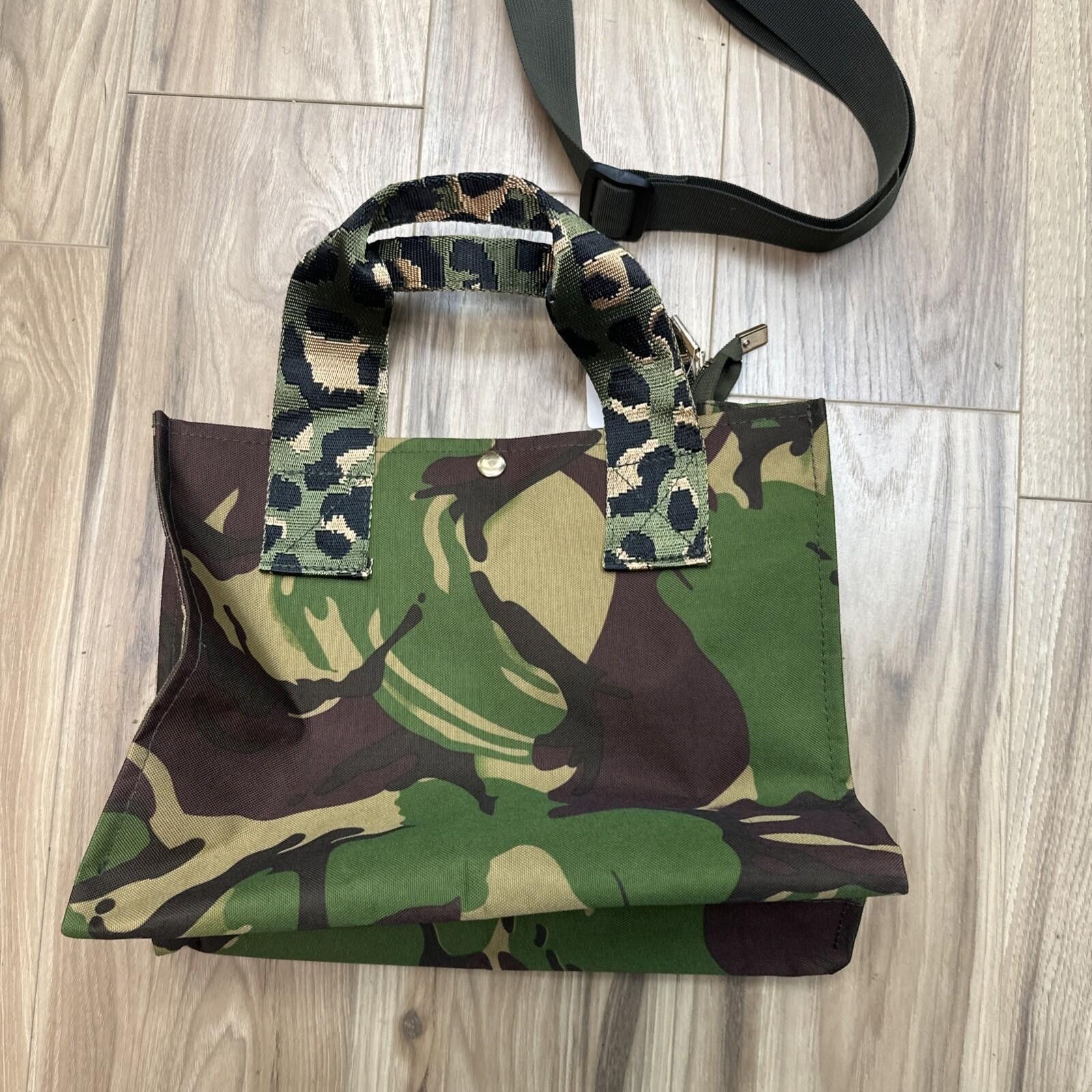 The Unbranded Brand Camouflage Print Tote Bag Gold Hardware Detachable Size ONE SIZE - 9 Thumbnail