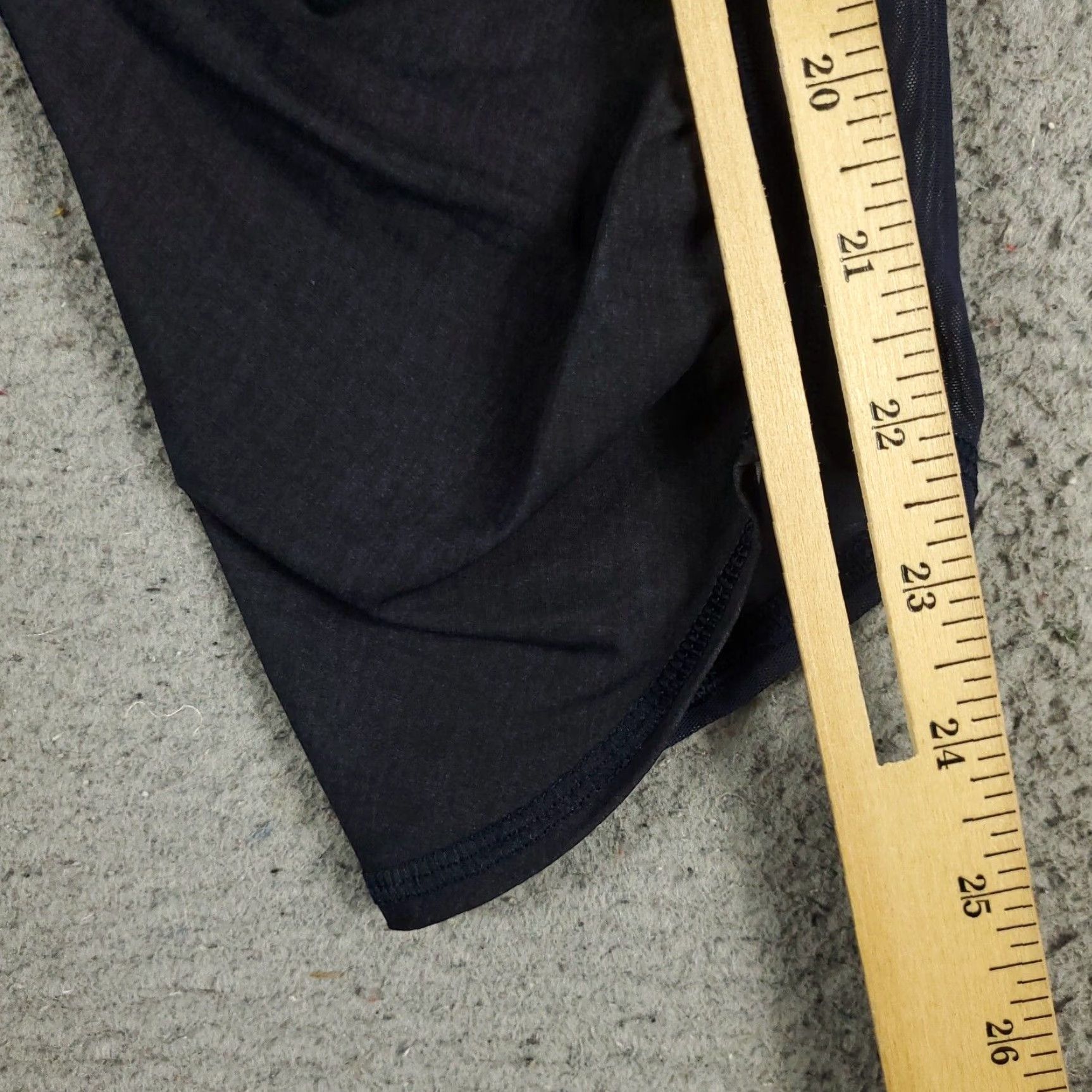 Lululemon Lululemon Leggings Capri Womens Size 6 Blue Pockets Activewear Athleisure Logo Modern Womens Size 28" / US 6 / IT 42 - 3 Thumbnail