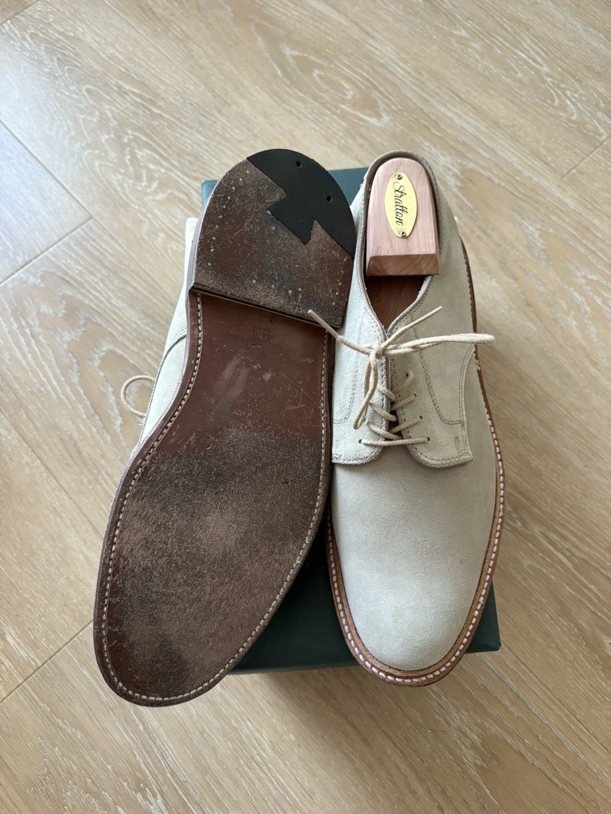 Alden Alden plain-toe Dover bluchers. Size US 9.5 / EU 42-43 - 5 Thumbnail
