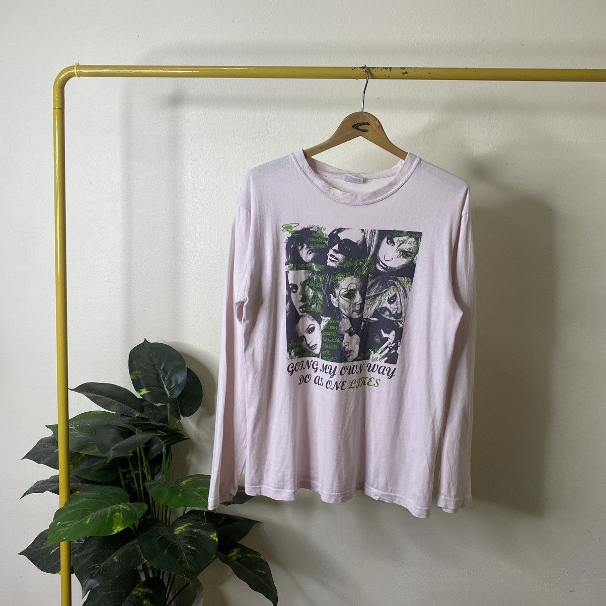 Hysteric Glamour Sexy Women Graphic Hysterics Glamour Style T Shirt Size US M / EU 48-50 / 2 - 1 Thumbnail