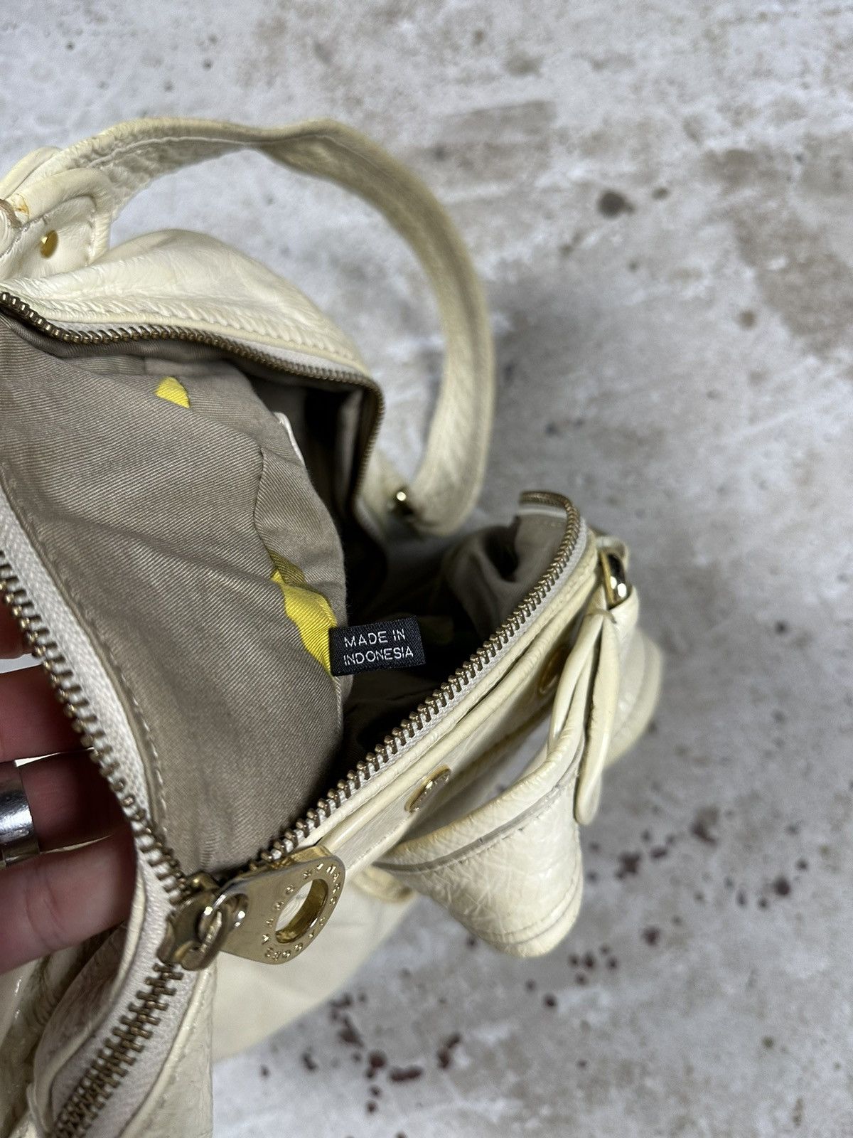 Marc Jacobs × Marc by Marc Jacobs Marc by Marc Jacobs Cream Tote Bag Cow Leather Vintage Gold Size ONE SIZE - 14 Thumbnail