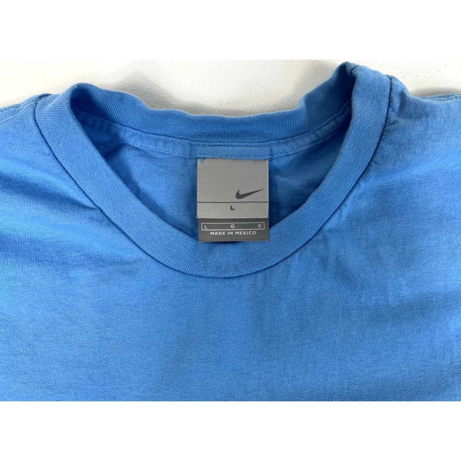 Nike VINTAGE Nike T-Shirt Men’s Blue Sz L Shirt 2000s Sports Cotton Cap Logo Embroidered Size US L / EU 52-54 / 3 - 4 Thumbnail