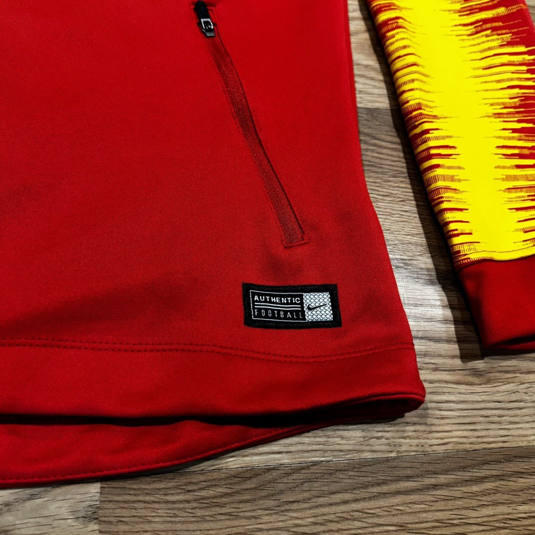 Nike Nike Dri-Fit Jacket Football Trainer Zip Medium Men Red Indonesia Garuda Jersey Embroidered Full Zip Vintage? Size US M / EU 48-50 / 2 - 5 Thumbnail