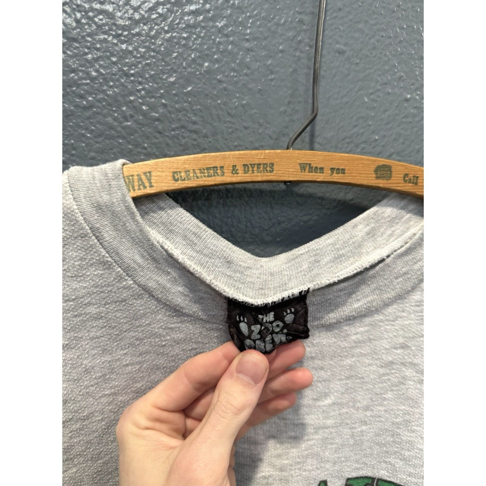 Vintage VINTAGE Zoo Crew Shirt XL Gray University Of North Dakota Fighting Sioux 90s Mens Size US XL / EU 56 / 4 - 2 Thumbnail