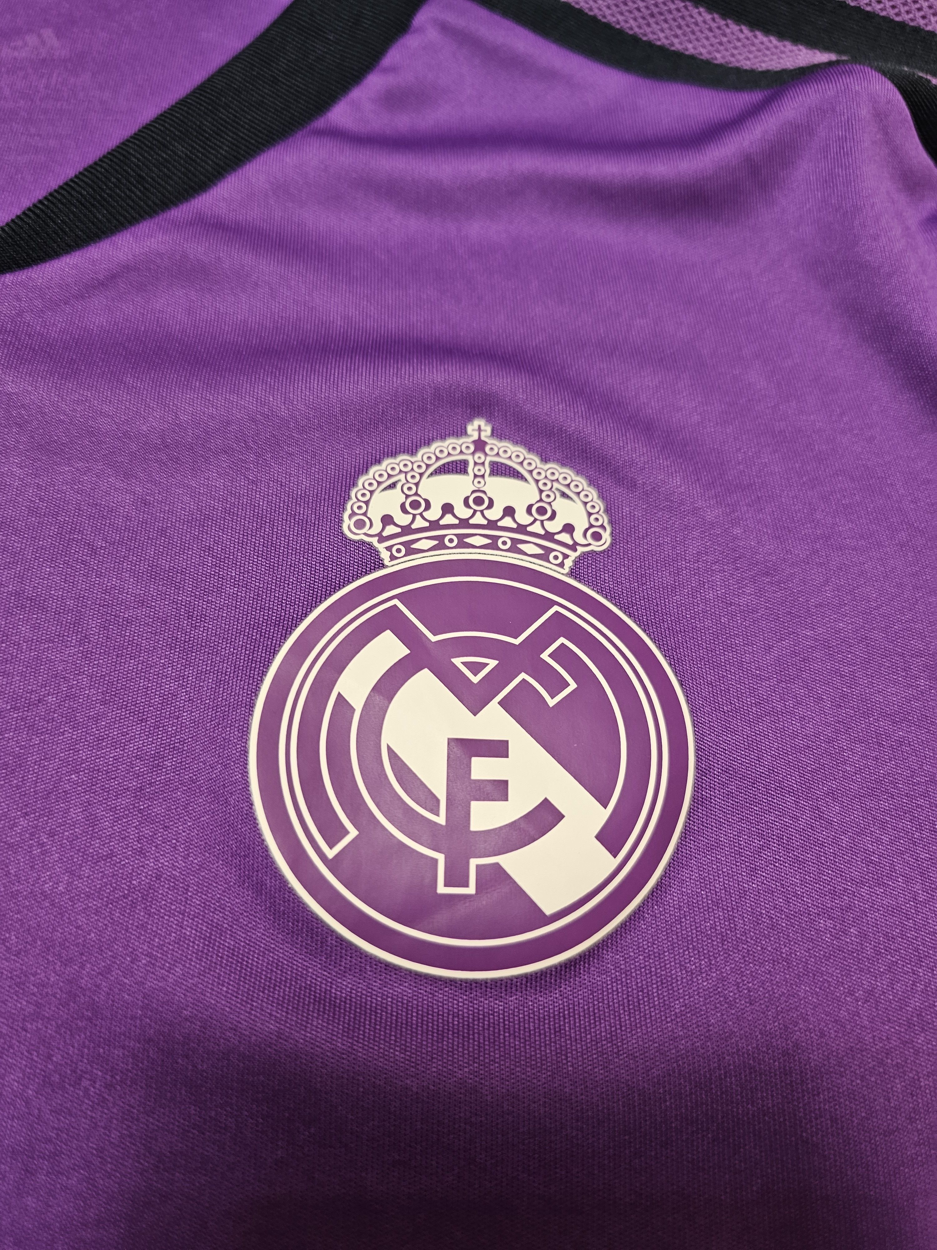 Adidas REAL MADRID 2022 FOOTBALL SOCCER JERSEY BOYS 13-14Y 164cm Size US XXS / EU 40 - 4 Thumbnail