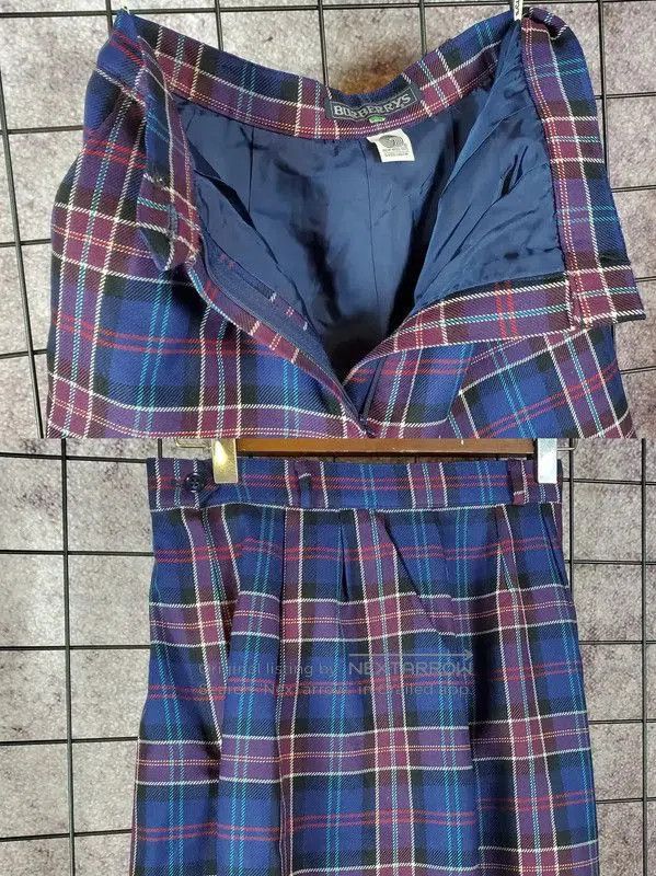 Burberry Burberry Women's Wool Plaid Pants in Deep Blue. Size 23" - 3 Thumbnail