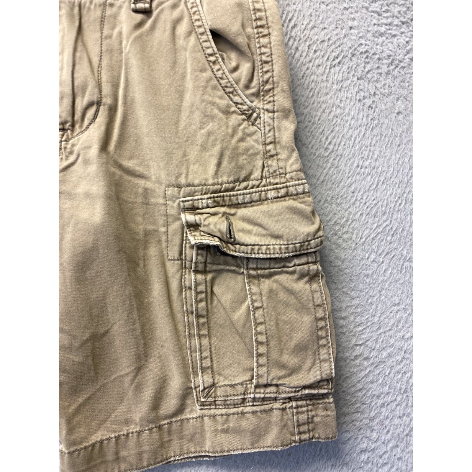 Vintage American Eagle Outdoor Cargo Shorts Mens 28/29 Light Olive Green Regular Fit Casual Travel Size US 28 / EU 44 - 2 Thumbnail