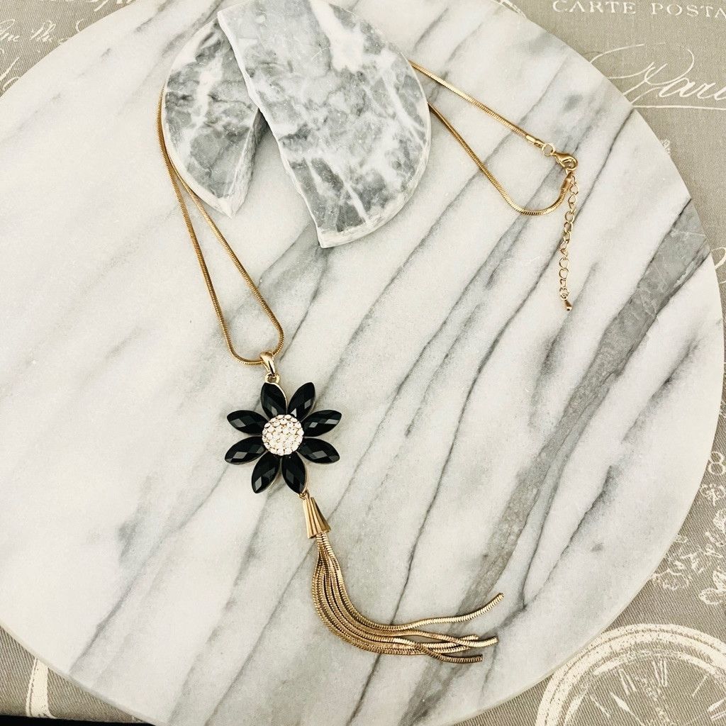 Vintage Black Crystal Flower Necklace Pendant Dangle Tassel Chain Size ONE SIZE - 1 Thumbnail