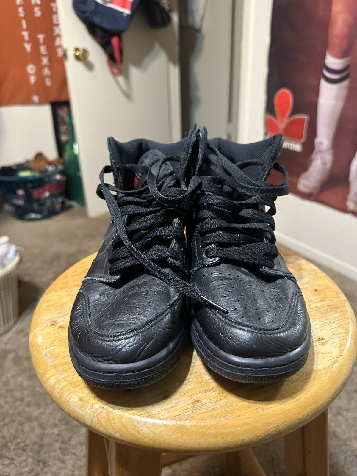 Nike Vintage Nike Air Jordan 1 “triple black” 2017 size 6 Size US 6 / EU 39 - 2 Thumbnail