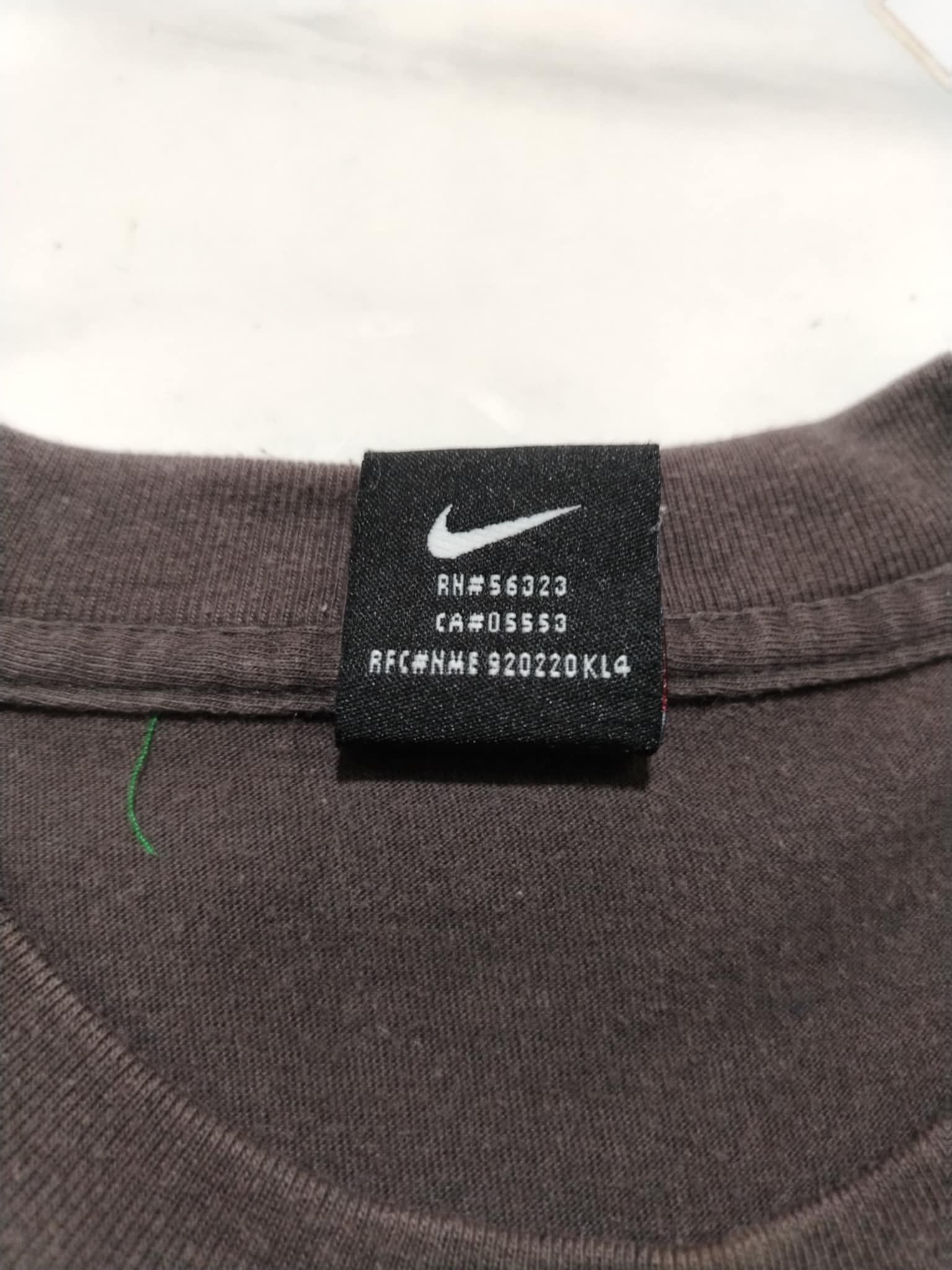 Nike Vintage Nike Mini Swoosh T-Shirt Choco Brown Size US L / EU 52-54 / 3 - 4 Thumbnail