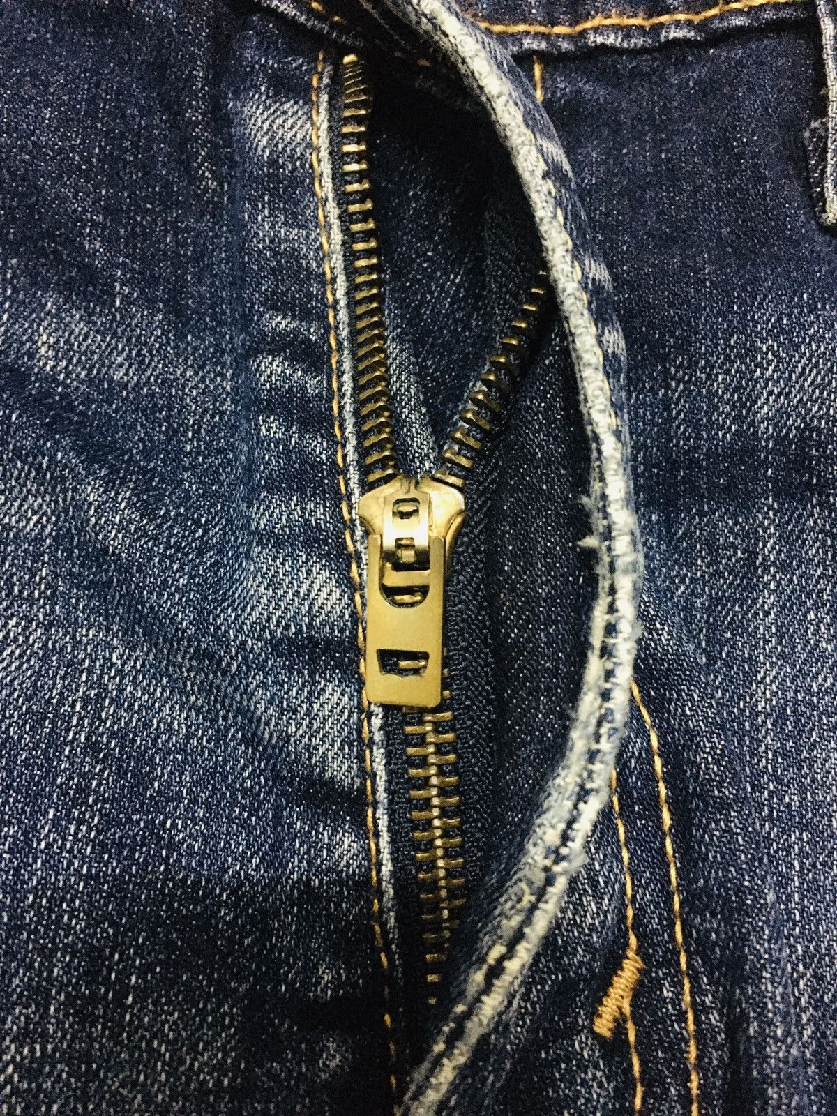 Levi's A06 Levis Lot 512 Distressed Denim Size US 33 - 9 Thumbnail