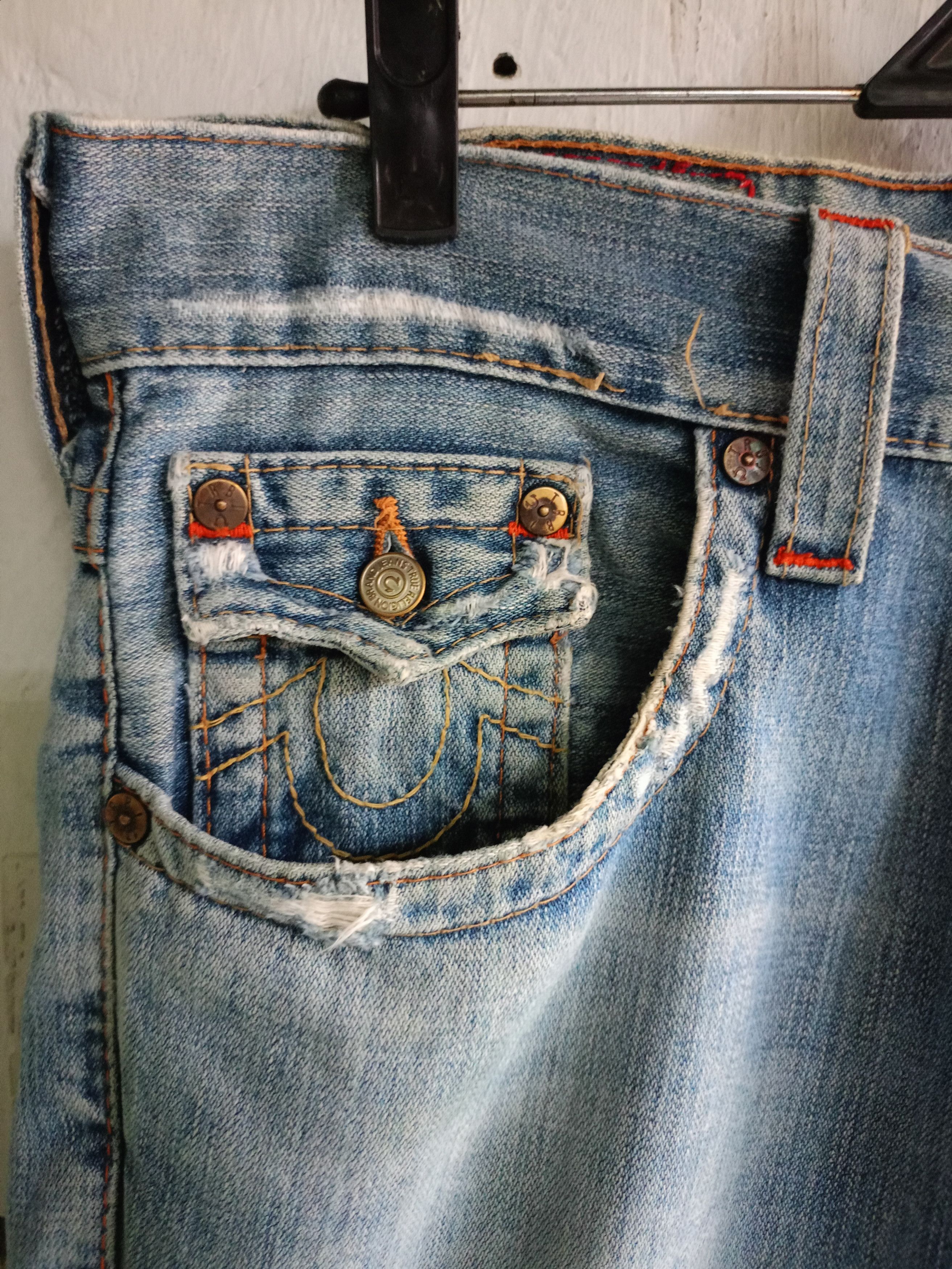 True Religion TRUE RELIGION DISTRESSED DENIM SHORTS PANTS Size US 33 - 3 Thumbnail