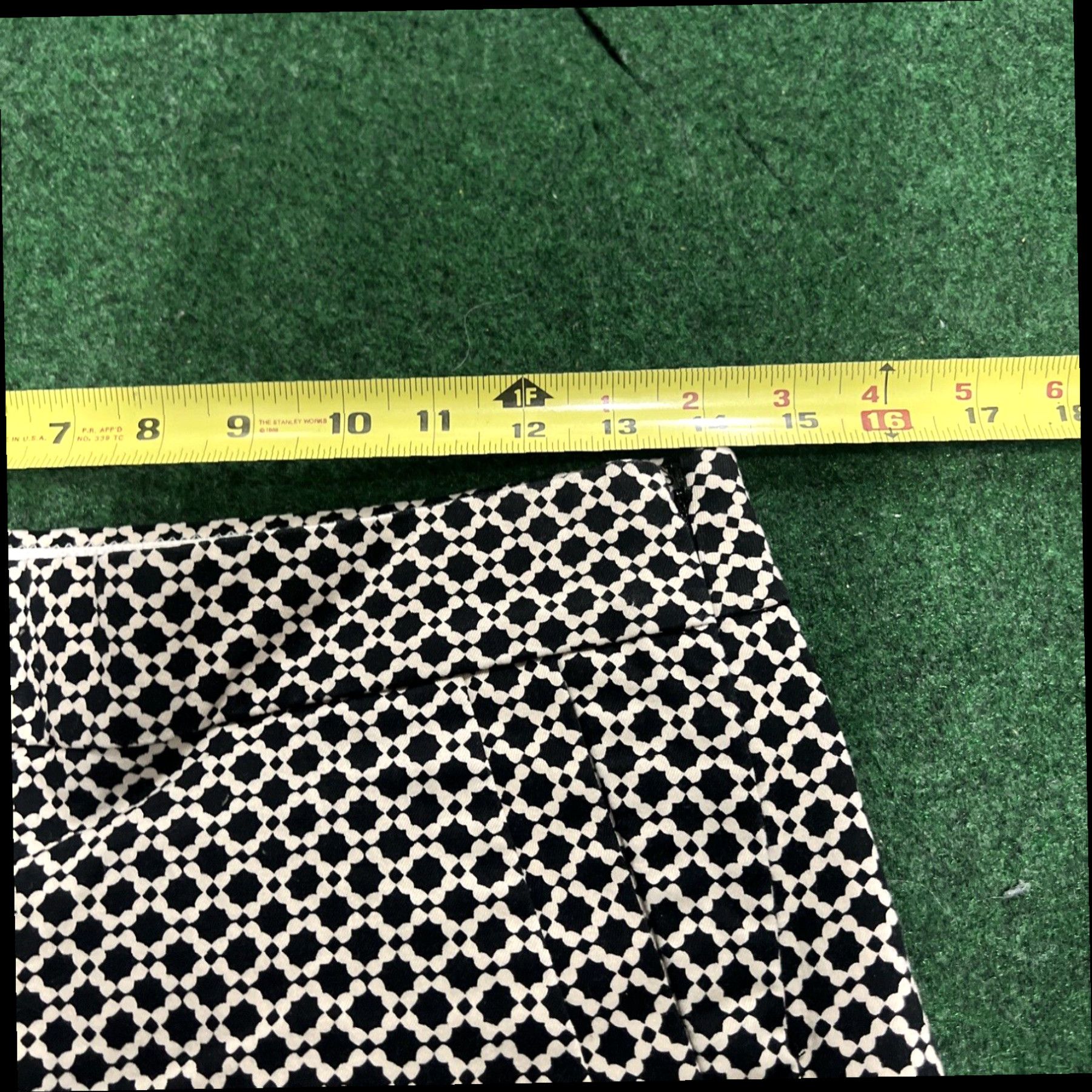 J.Crew J Crew 3" Chino Shorts Black/White Geometric Print Stretch Women's Size 0 Size 25" / US 0 / IT 36 - 7 Thumbnail