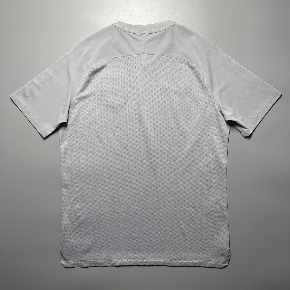 Vintage ENGLAND x STUSSY NIKE 2018 FOOTBALL SOCCER TRAINING JERSEY Size US XL / EU 56 / 4 - 7 Thumbnail