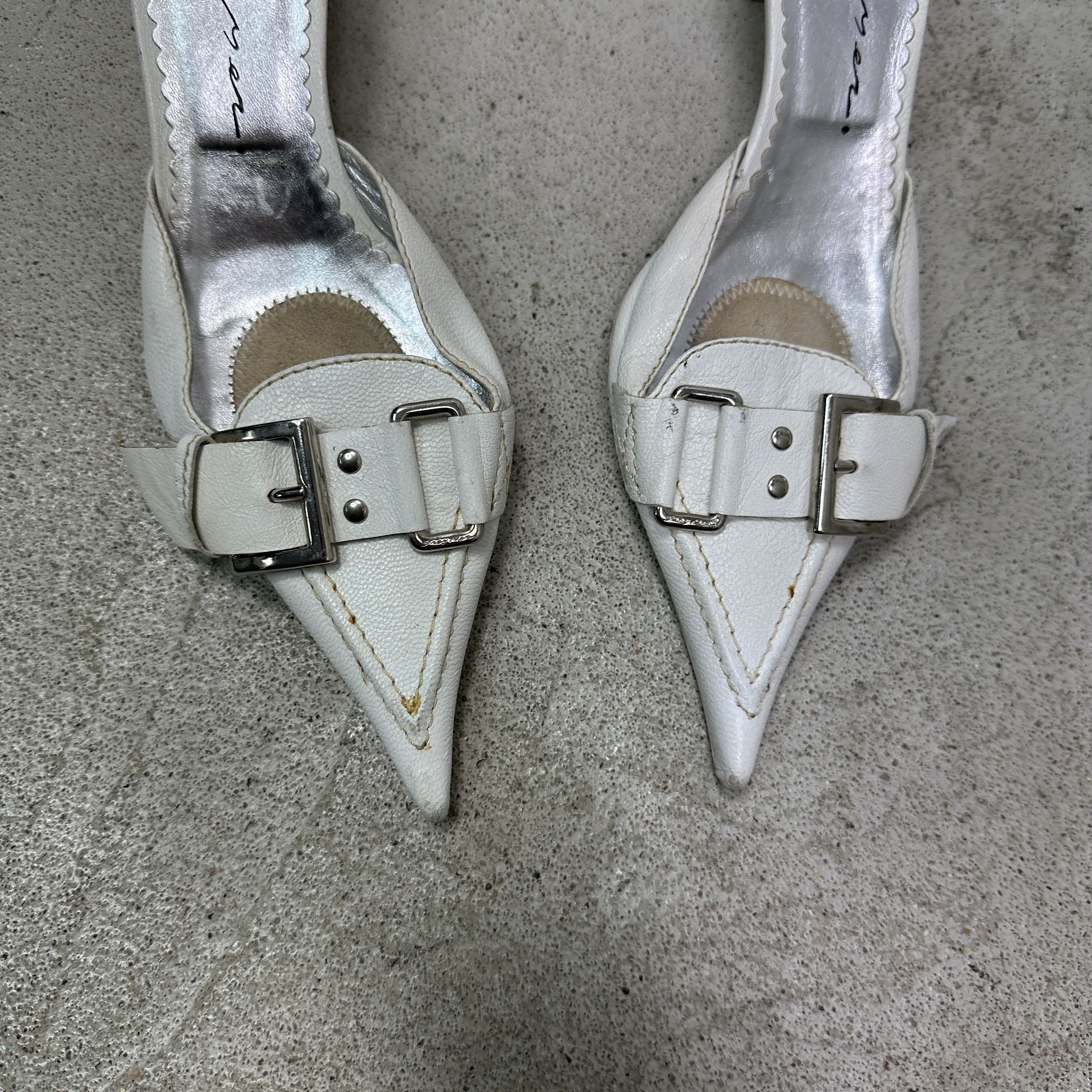 Vintage Vintage Avant Garde Kitten Heels Buckled Mules Y2K Size US 7 / IT 37 - 6 Thumbnail
