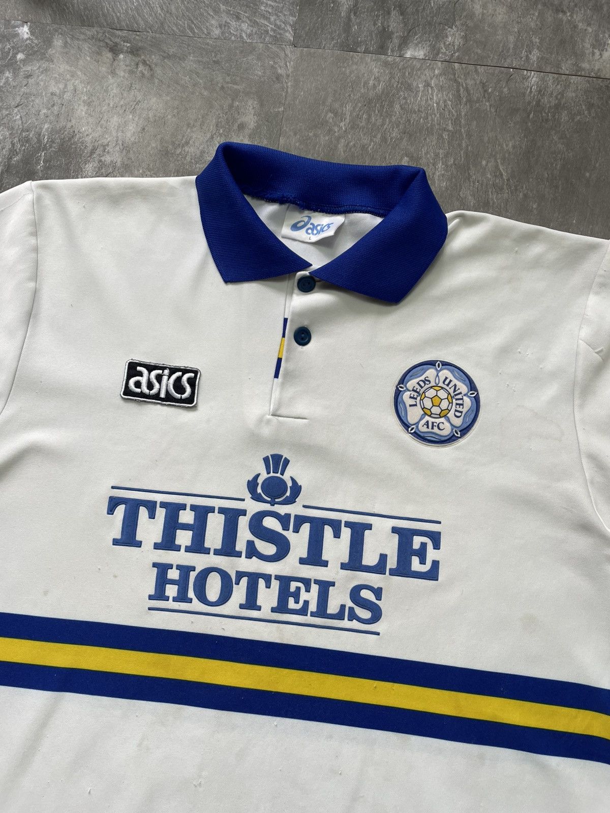 Asics Vintage Asics Leeds United 1993 1994 1995 Home Jersey Shirt Size US L / EU 52-54 / 3 - 2 Thumbnail