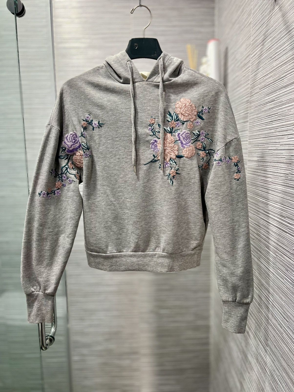 H&M H&M Gray Womens Floral Embroidered Hoodie Sweatshirt XS Size XS / US 0-2 / IT 36-38 - 3 Thumbnail