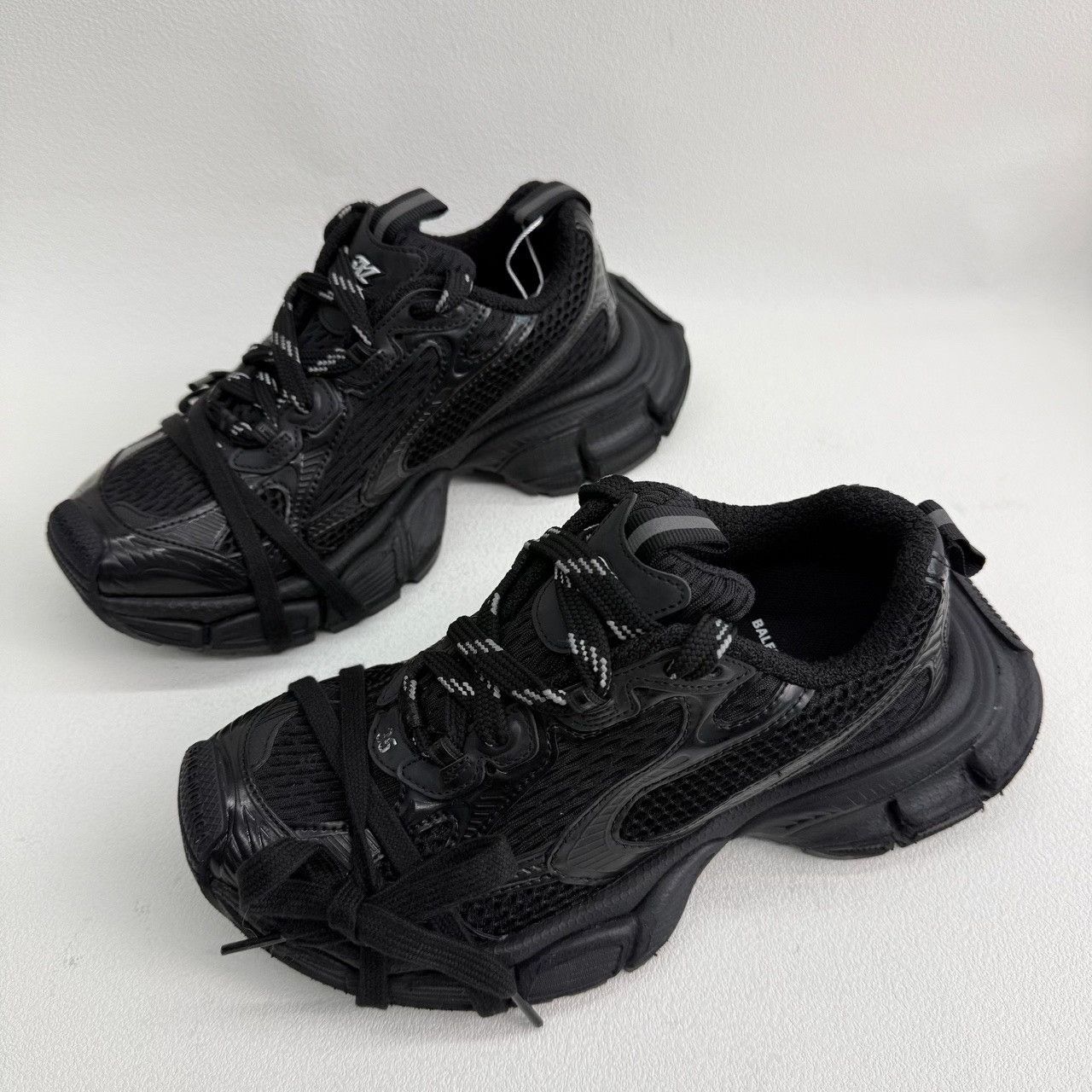 Balenciaga Balenciaga Mesh Black Lowtop Sneakers us_5 Women Size US 5 / IT 35 - 1 Thumbnail