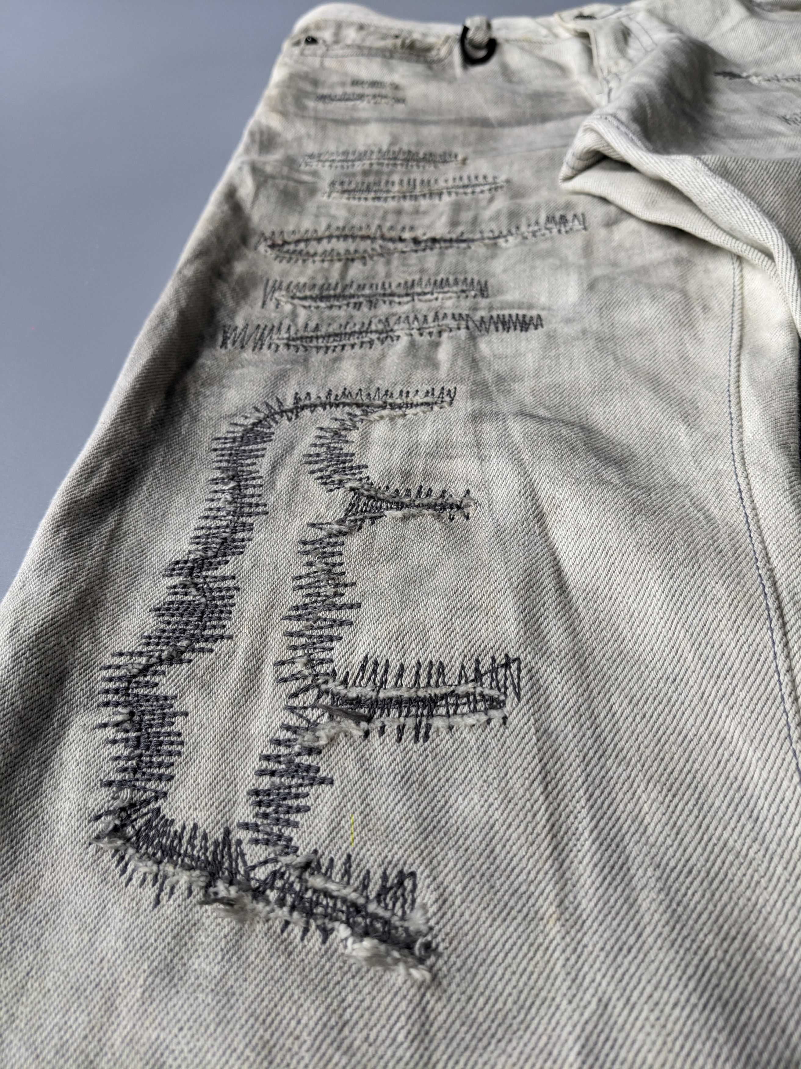semanticdesign Semantic Design ripped like undercoverism jeans Size US 34 / EU 50 - 7 Thumbnail