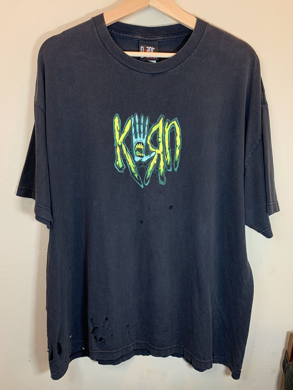 Band Tees × Giant × Vintage RARE Vintage KoRn Thrashed Faded Giant Distressed Tour Shirt Size US XL / EU 56 / 4 - 2 Thumbnail