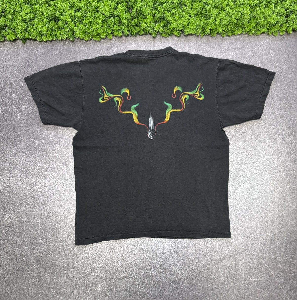 Vintage Vintage Bob Marley Joint T Shirt Faded Smoke Y2k Size US L / EU 52-54 / 3 - 2 Thumbnail