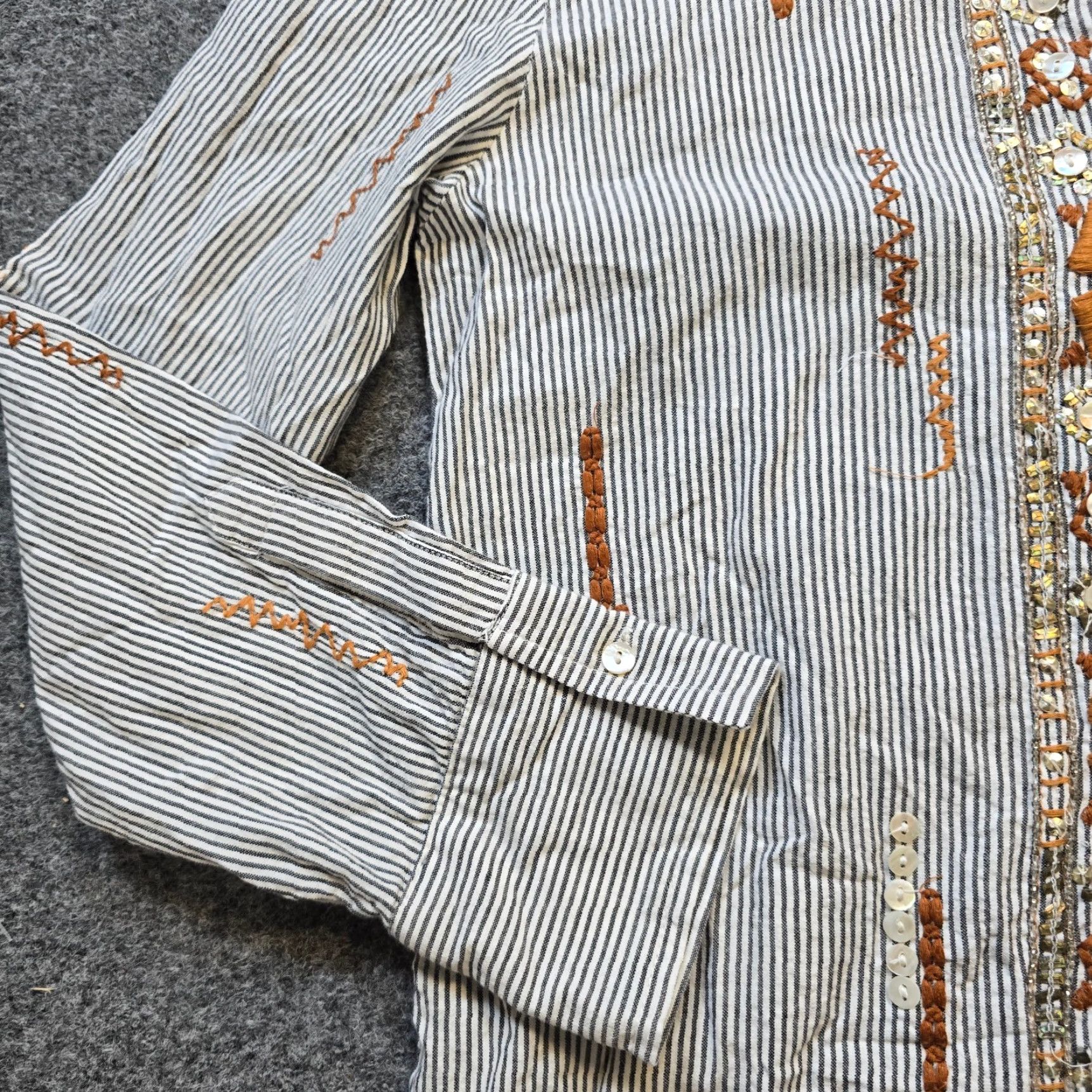 Zara Zara Blouse Womens M Gray Aztec Embroidery Button Casual Career Shirt Size M / US 6-8 / IT 42-44 - 5 Thumbnail