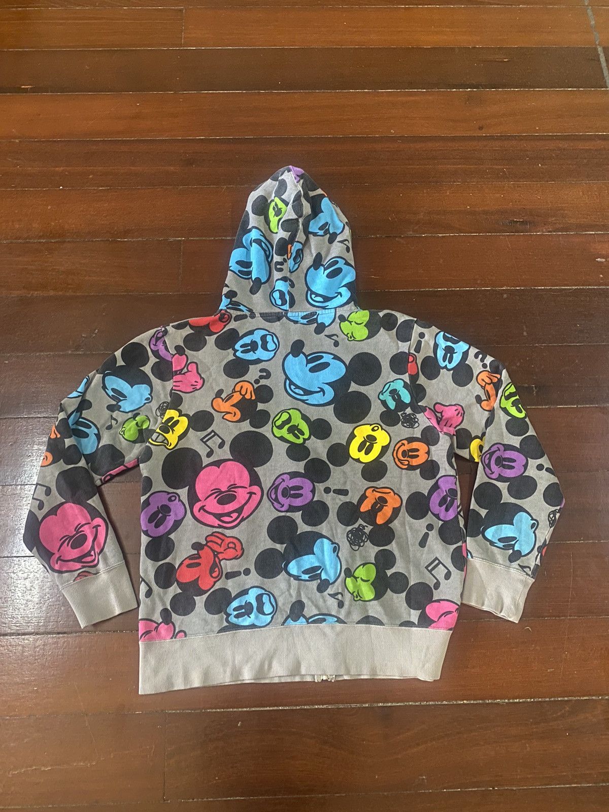 Disney Rare vintage y2k mickey mouse tokyo disney resort hoodie Size US L / EU 52-54 / 3 - 10 Thumbnail